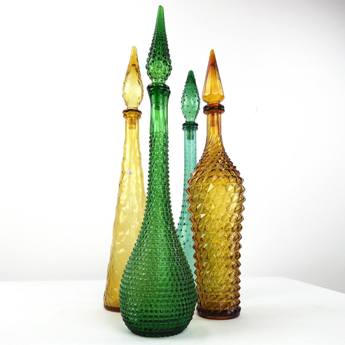 Verre Carafe Genie du milieu du siècle dernier en verre vert avec bouchon par Empoli en vente