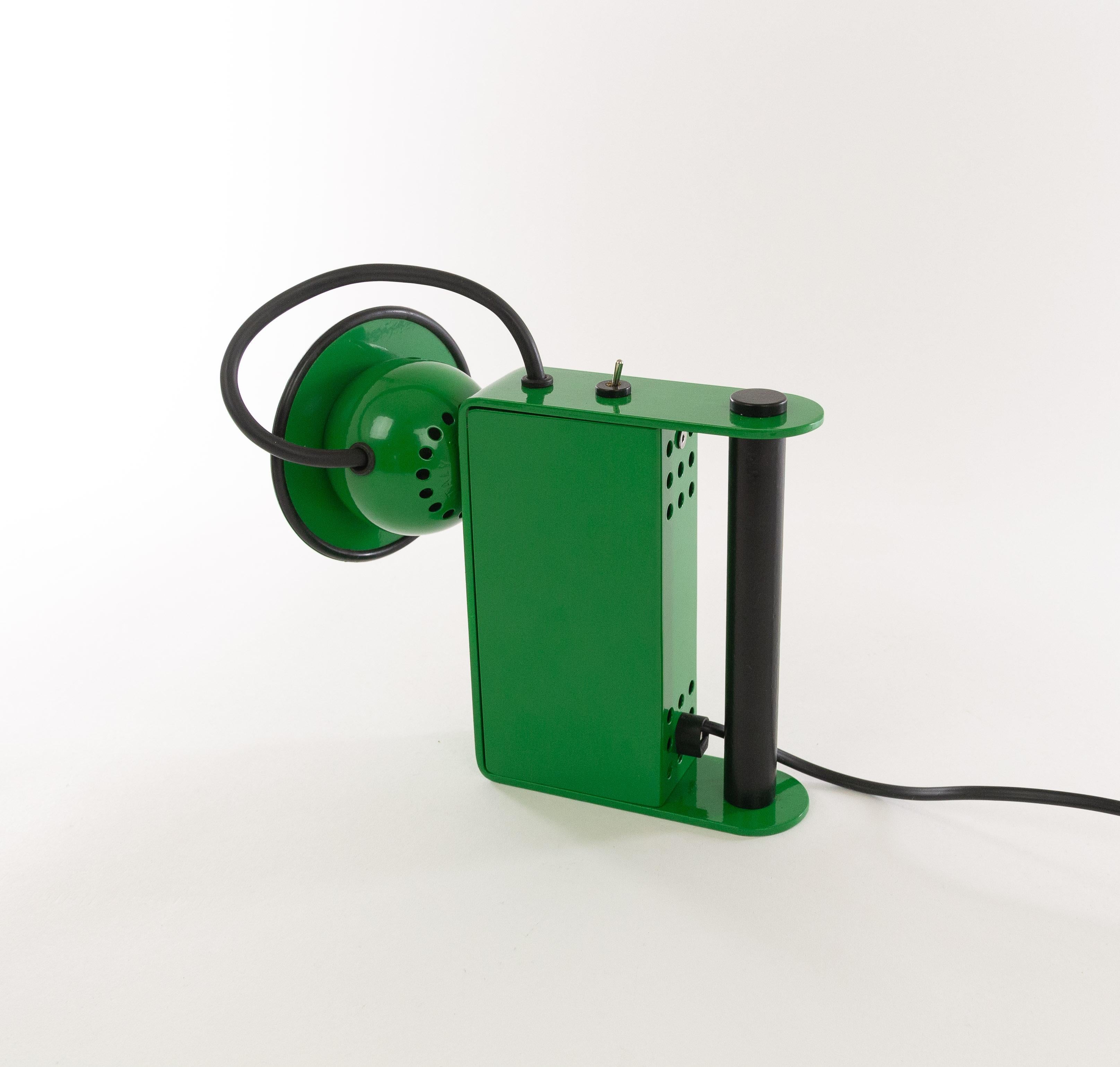 Grüne Minibox-Tischlampe von Gae Aulenti & Piero Castiglioni für Stilnovo, 1980er Jahre (Lackiert) im Angebot