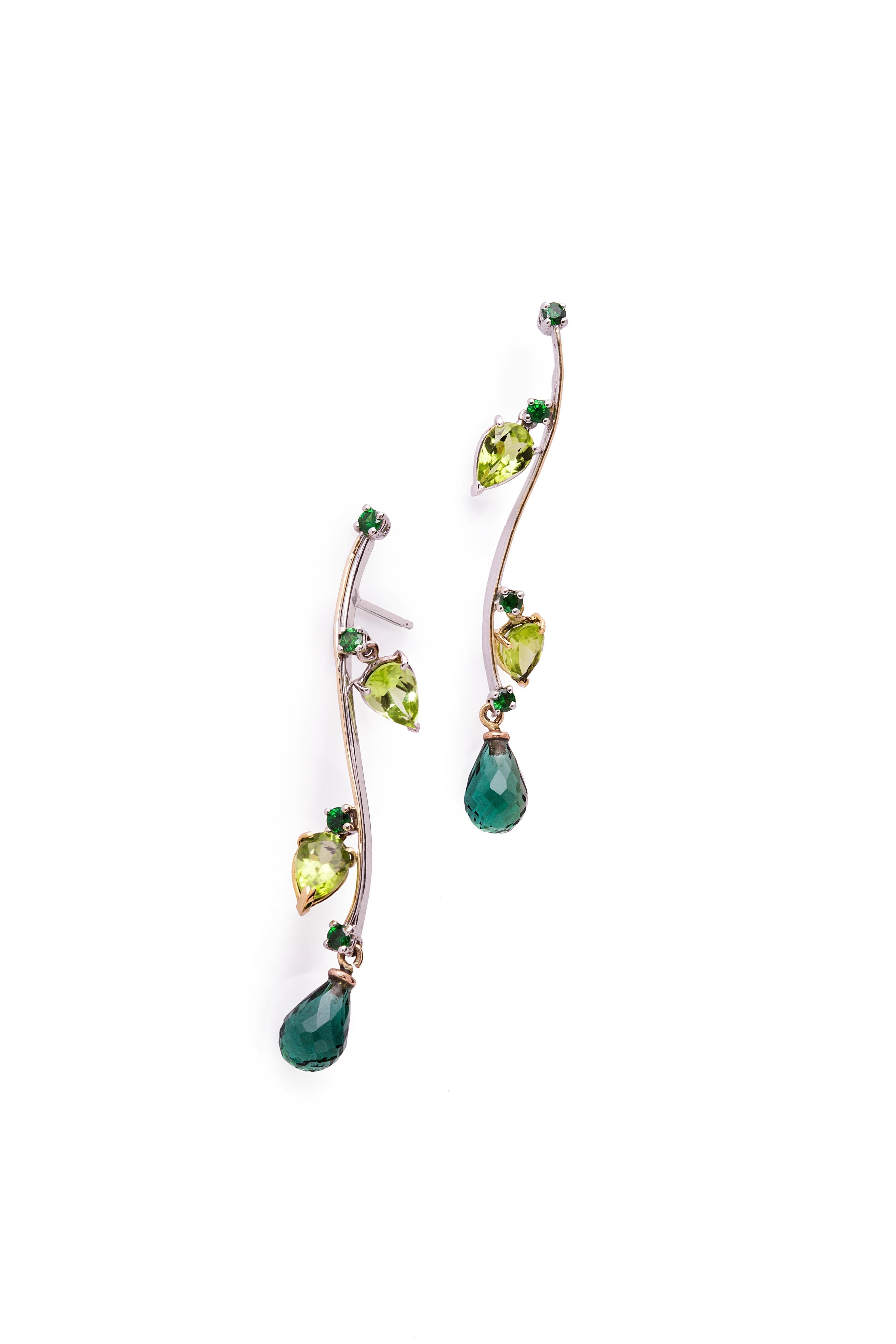 Green Modern 18 Karat Gold Tsavorite Peridot Drops Design Dangle Earrings For Sale 1