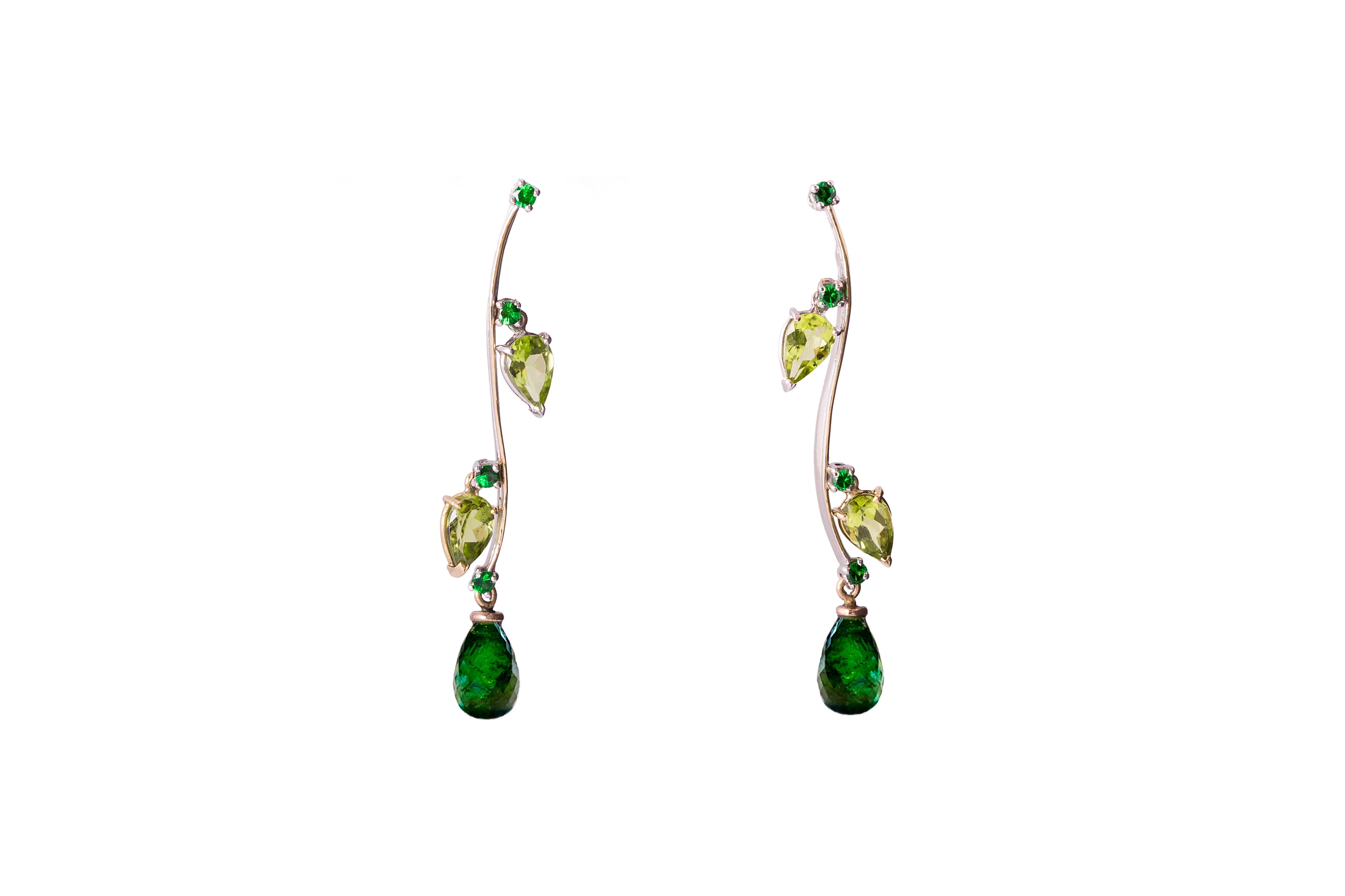 Green Modern 18 Karat Gold Tsavorite Peridot Drops Design Dangle Earrings For Sale 2