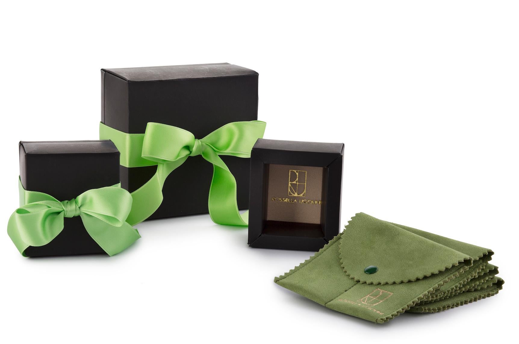 Orecchini pendenti in oro verde moderno a 18 carati con peridoto e tsavorite in vendita 3