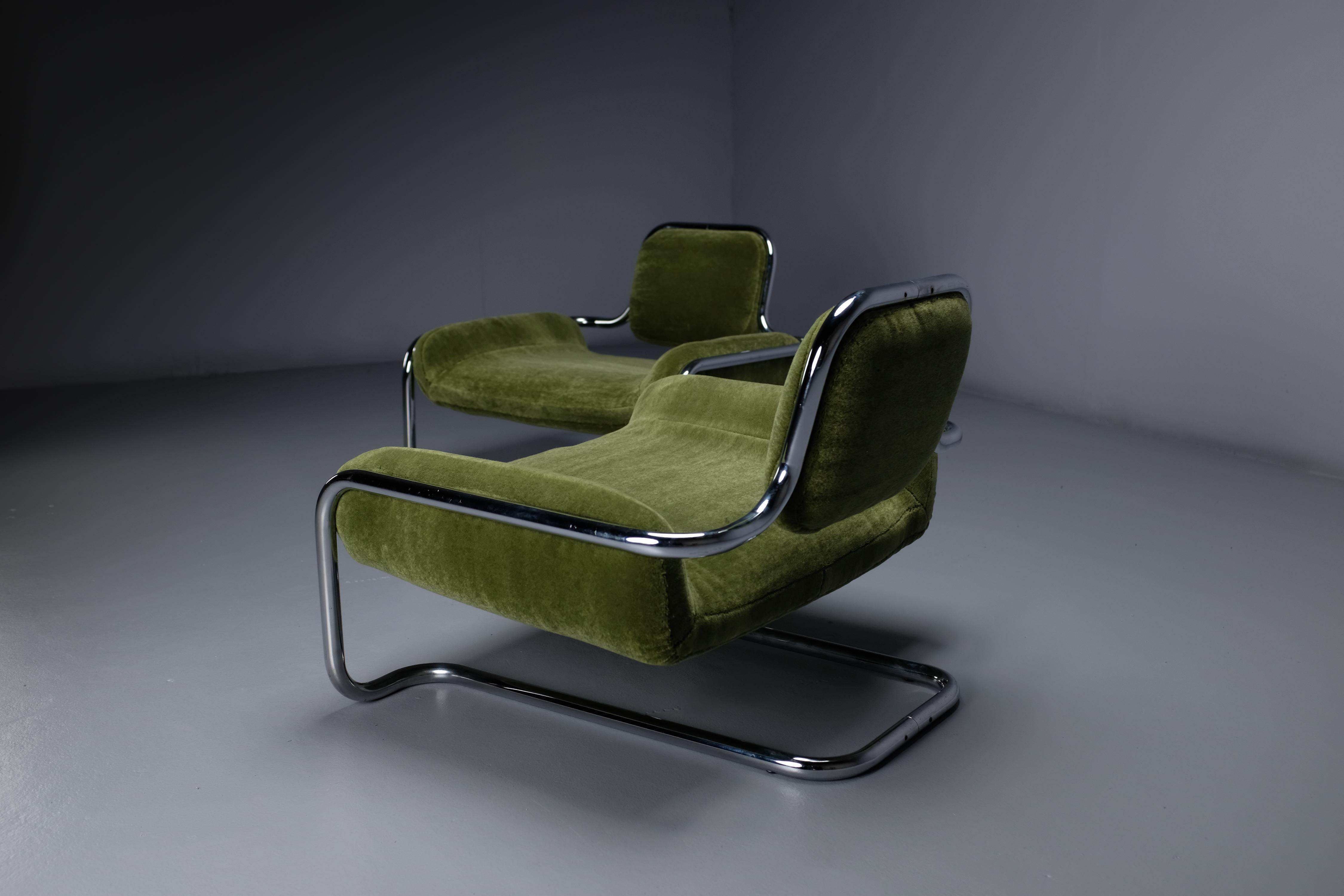 Green Mohair Lemon Sole Lounge Chairs by Kwok Hoi Chan. Ed. Steiner In Excellent Condition In CLERMONT-FERRAND, FR