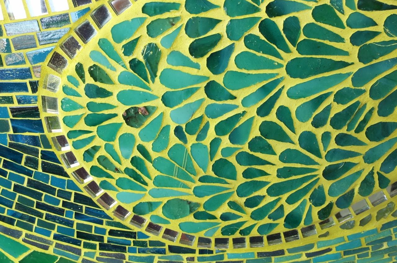 Français Miroir mural vert, grand et unique, France en vente