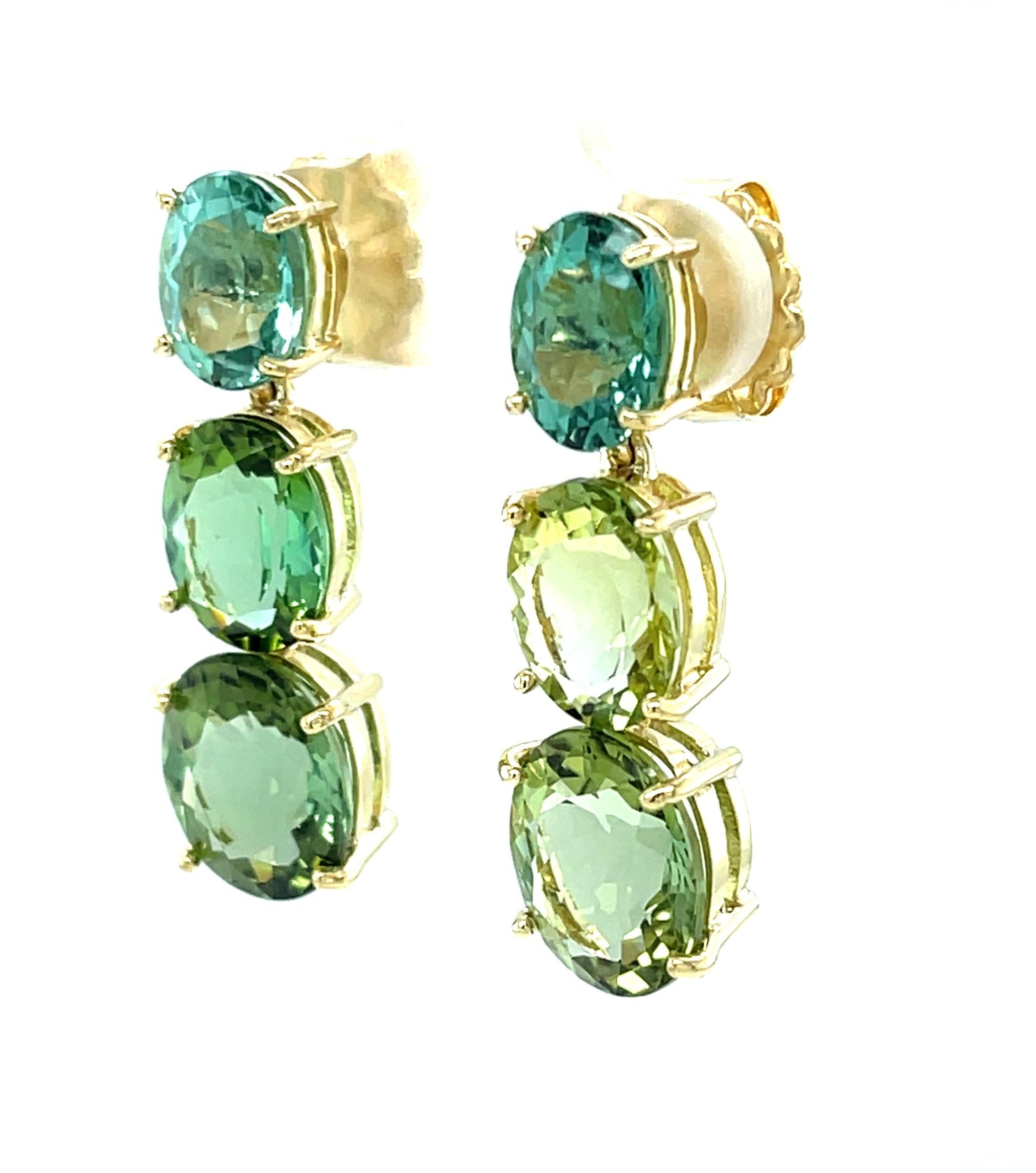 Green Multicolored Tourmaline and Yellow Gold Dangle Earrings, 19 Carats Total In New Condition For Sale In Los Angeles, CA