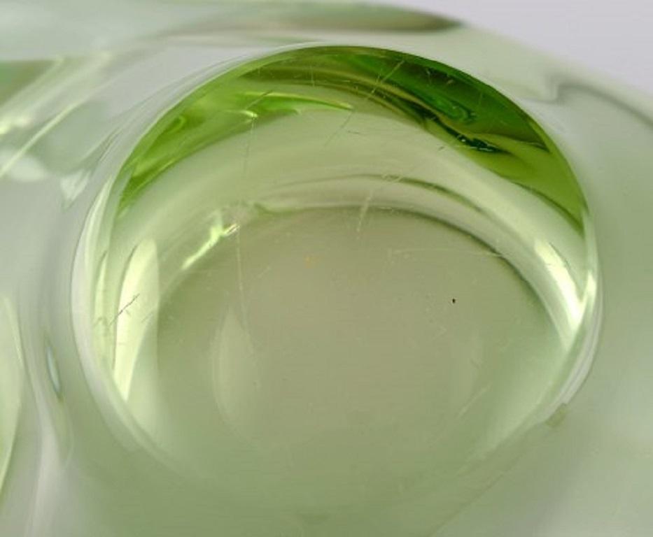 Grüne Murano-Schale aus mundgeblasenem Kunstglas, 1960er Jahre (Glaskunst) im Angebot