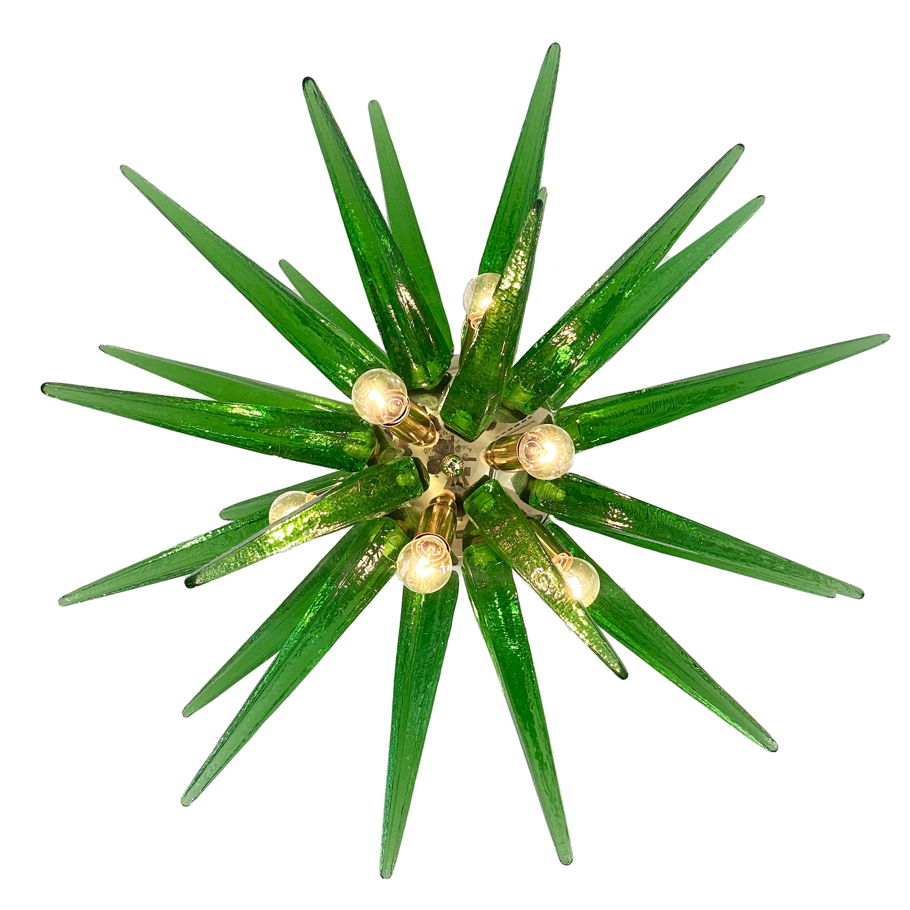 Fatto a mano Lampada in stile Sputnik in vetro di Murano verde e ottone, Italia, 1970