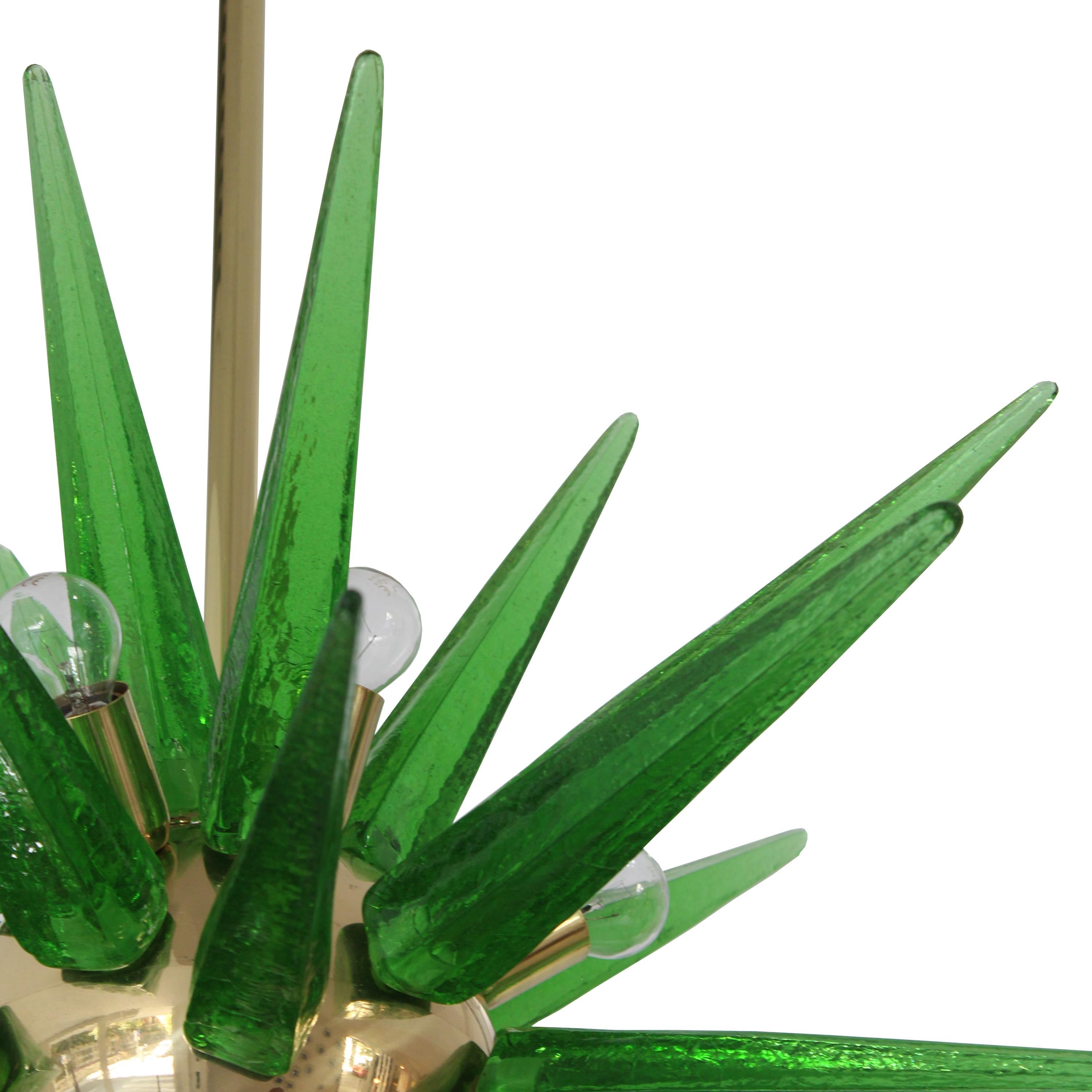 Lampada in stile Sputnik in vetro di Murano verde e ottone, Italia, 1970 In condizioni buone a Madrid, ES