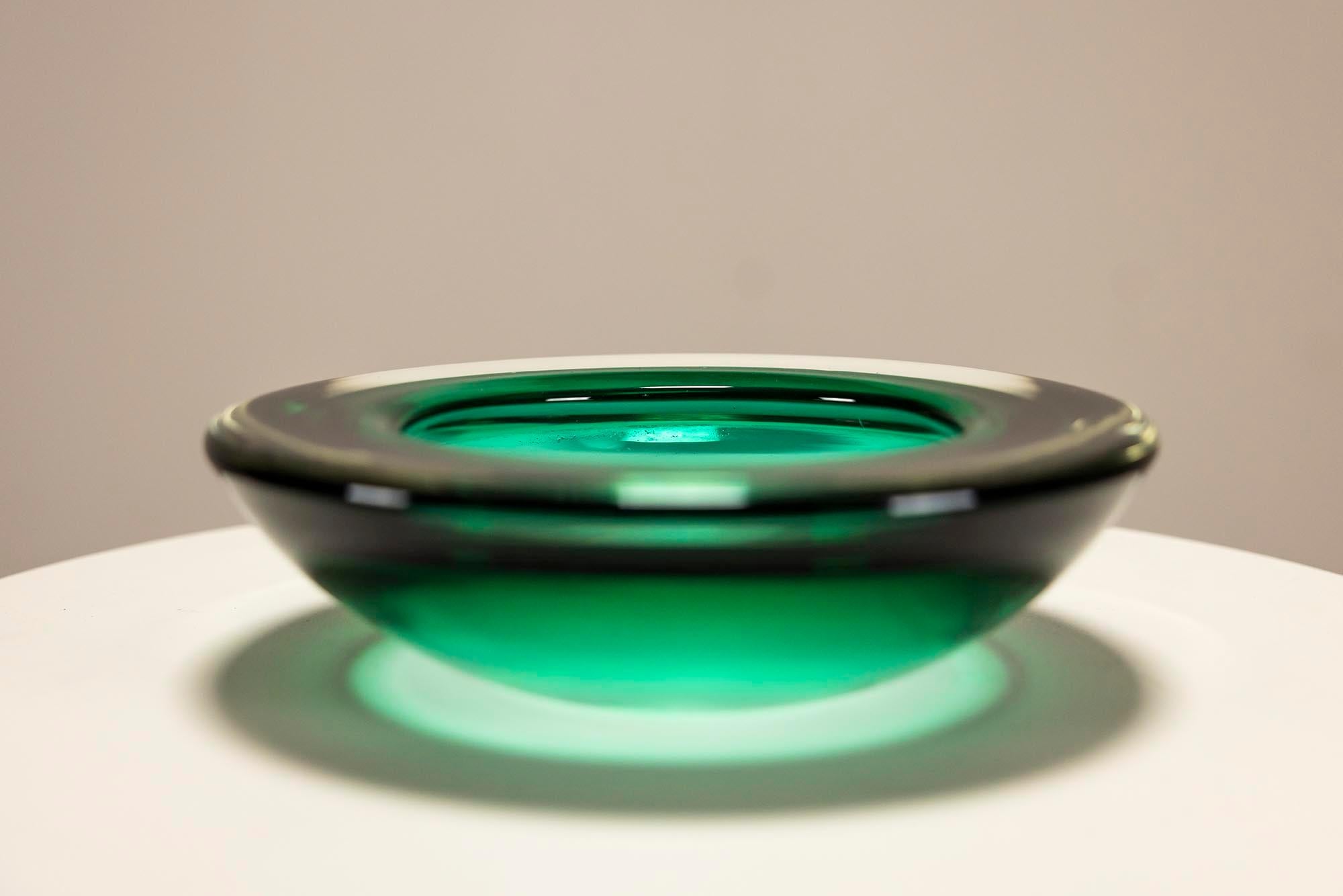Green Murano Glass Bowl, Italy 1950s In Good Condition For Sale In Hellouw, NL