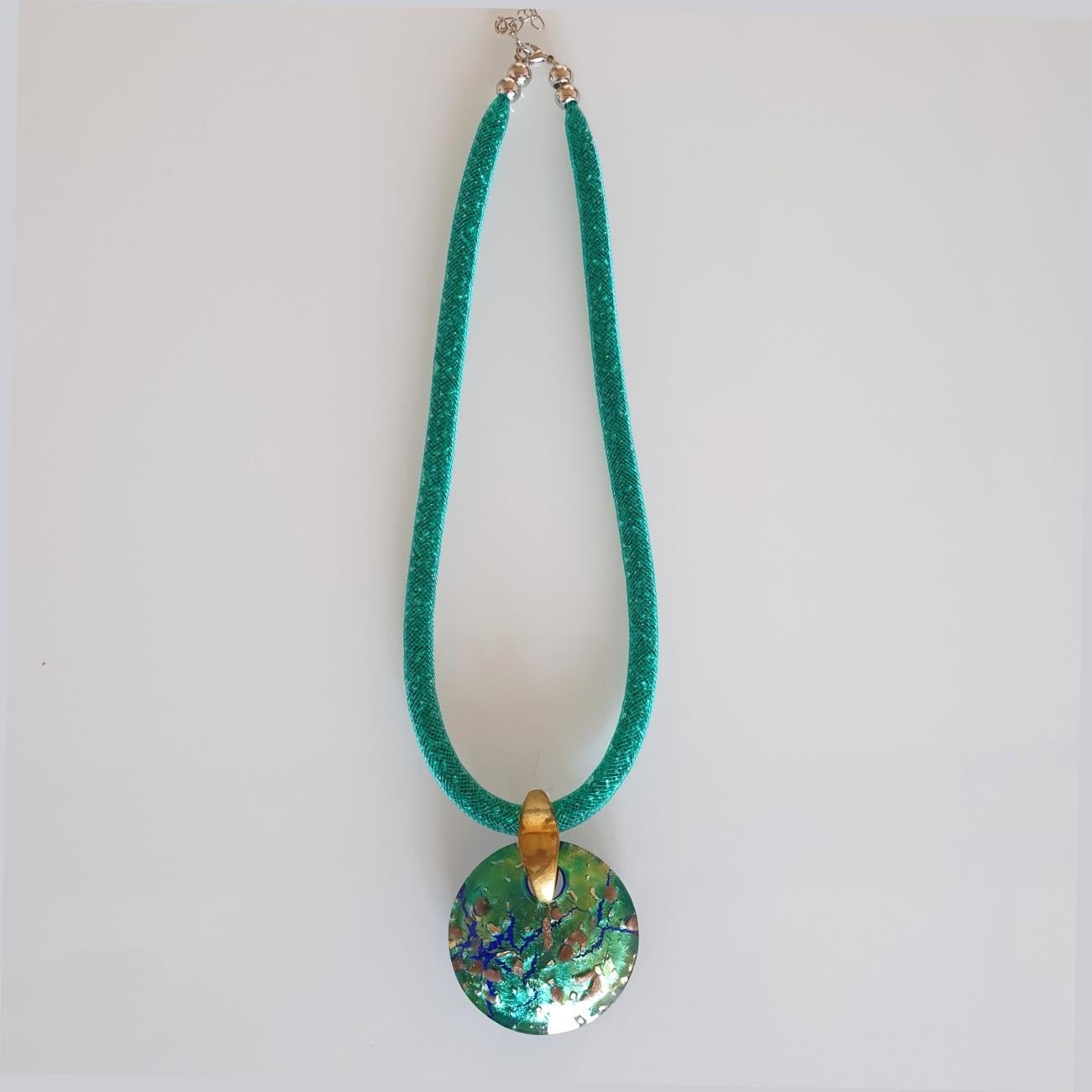 Halskette mit grünem Muranoglas-Anhänger im Zustand „Hervorragend“ im Angebot in Dallas, TX