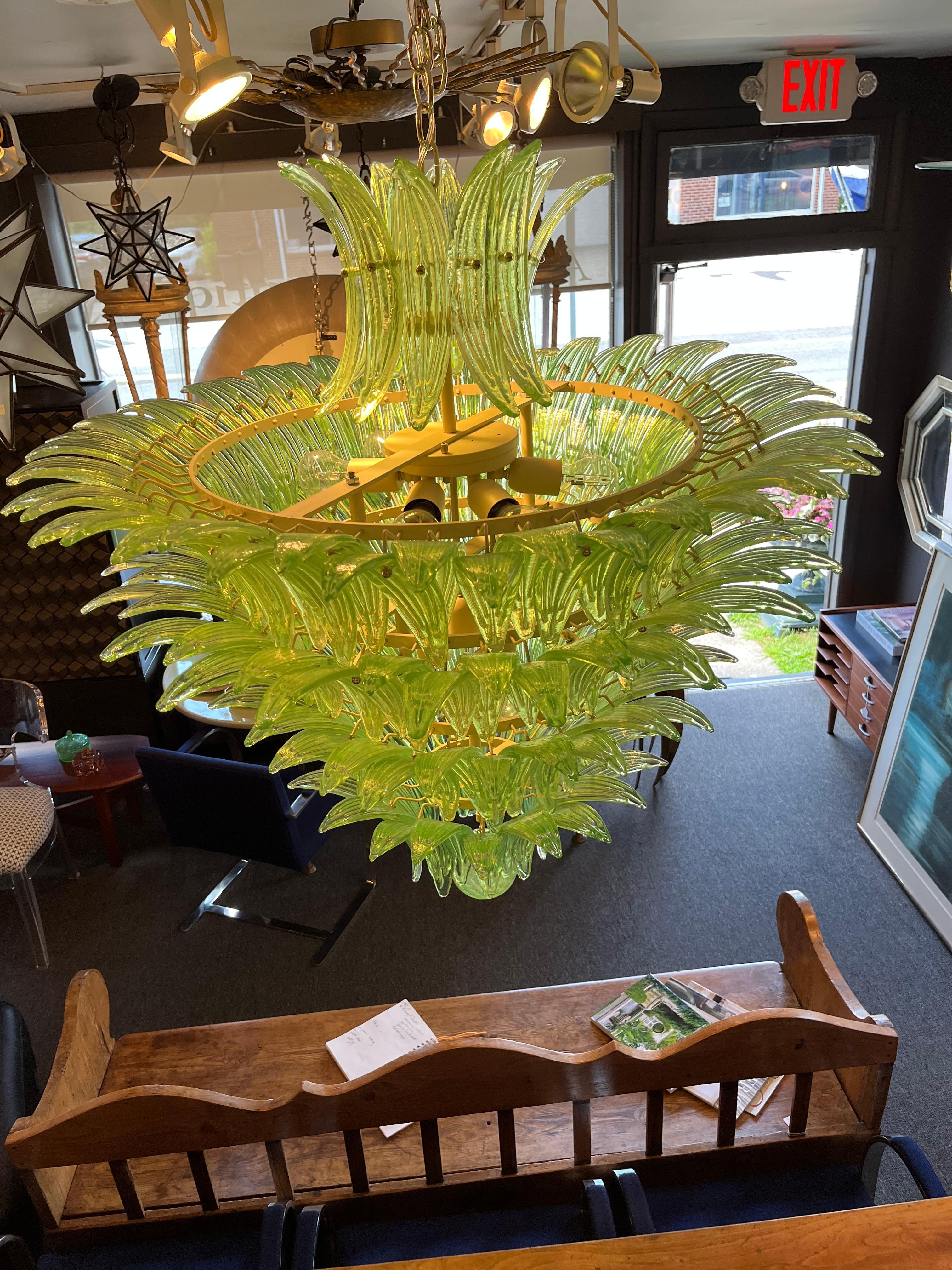 Green Murano Glass Palmettes Chandelier in the Style of Barovier e Toso In Excellent Condition In Mt Kisco, NY