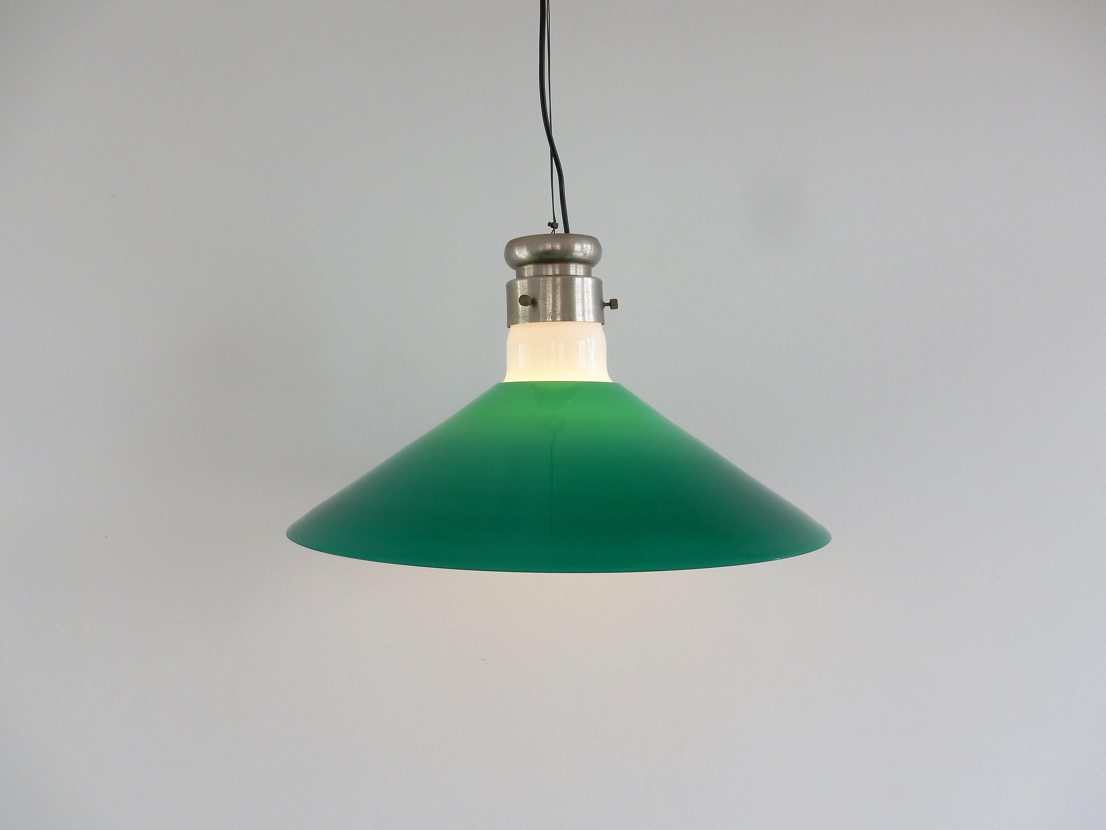Green Murano Glass Pendant Lamp by Alessandro Pianon, for Vistosi, Italy, 1960s In Good Condition For Sale In Steenwijk, NL