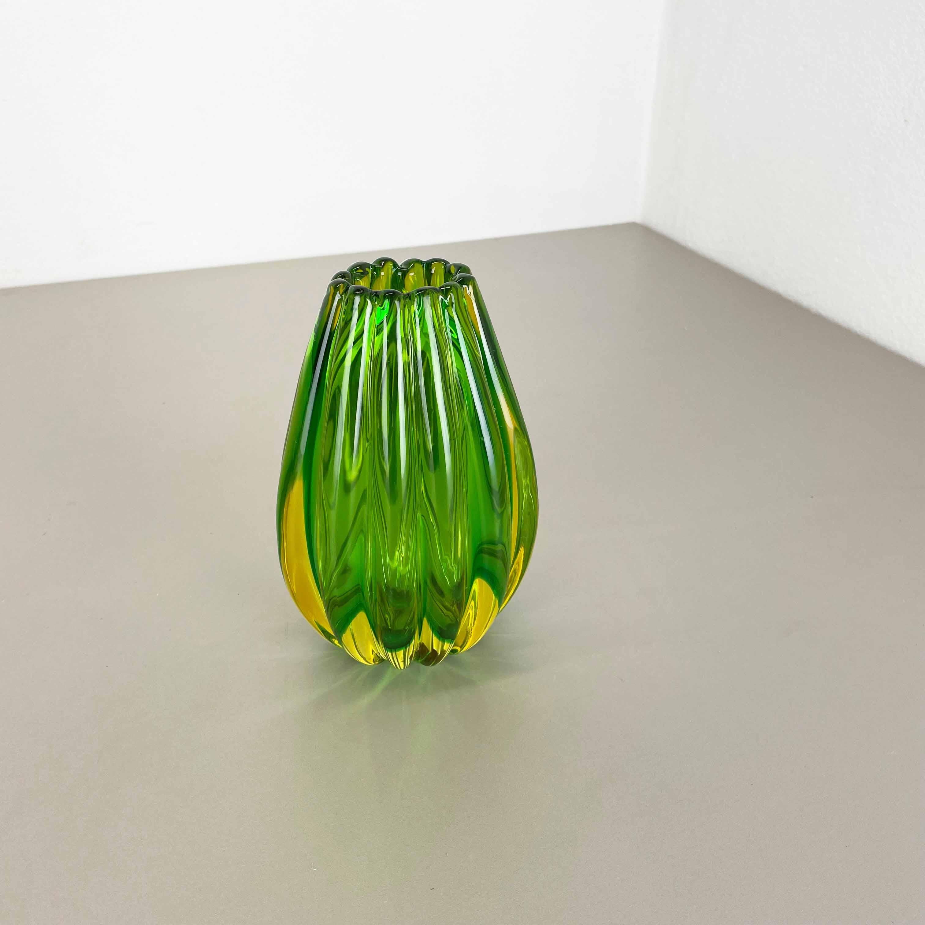 Italian Green Murano Glass Vase Element Cordonato d'oro by Barovier and Toso Italy 1970s For Sale