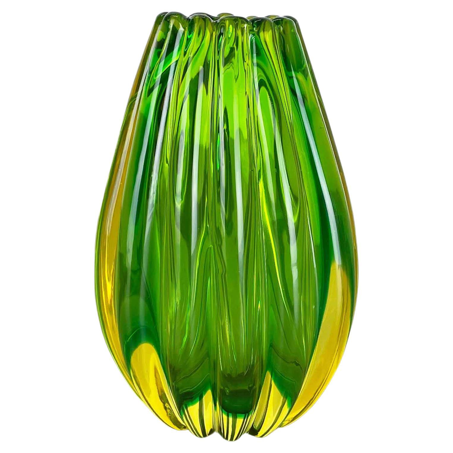 Green Murano Glass Vase Element Cordonato d'oro by Barovier and Toso Italy 1970s For Sale