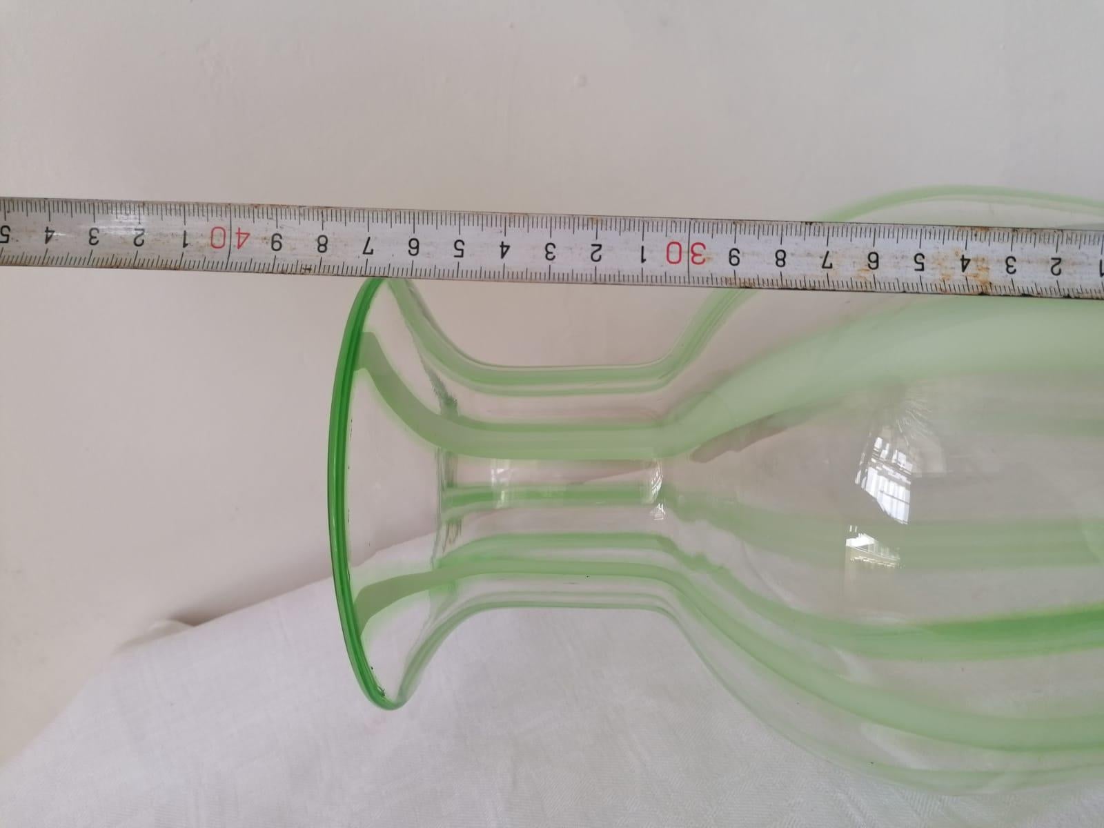 italien Vase en verre de Murano vert en vente