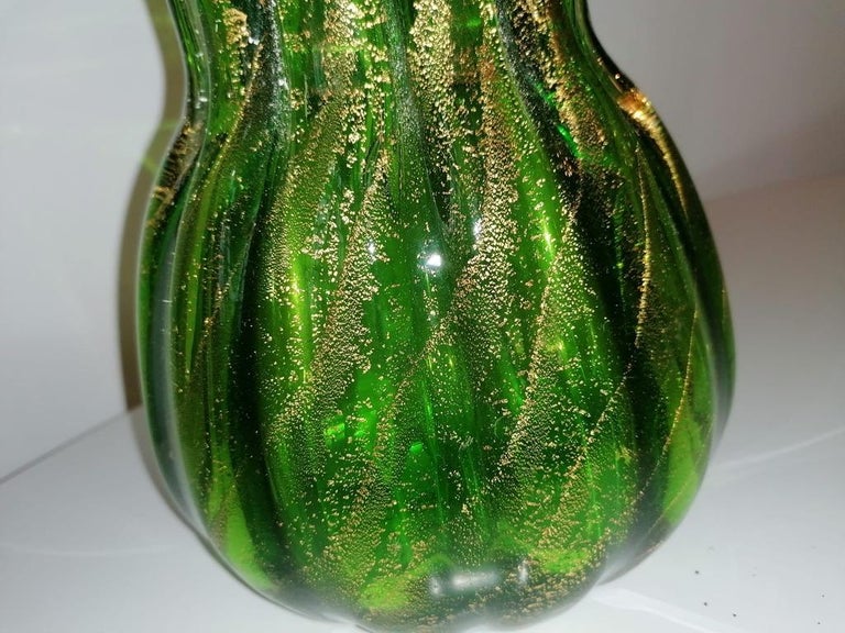 Mid-20th Century Green Murano Glass Vase For Sale