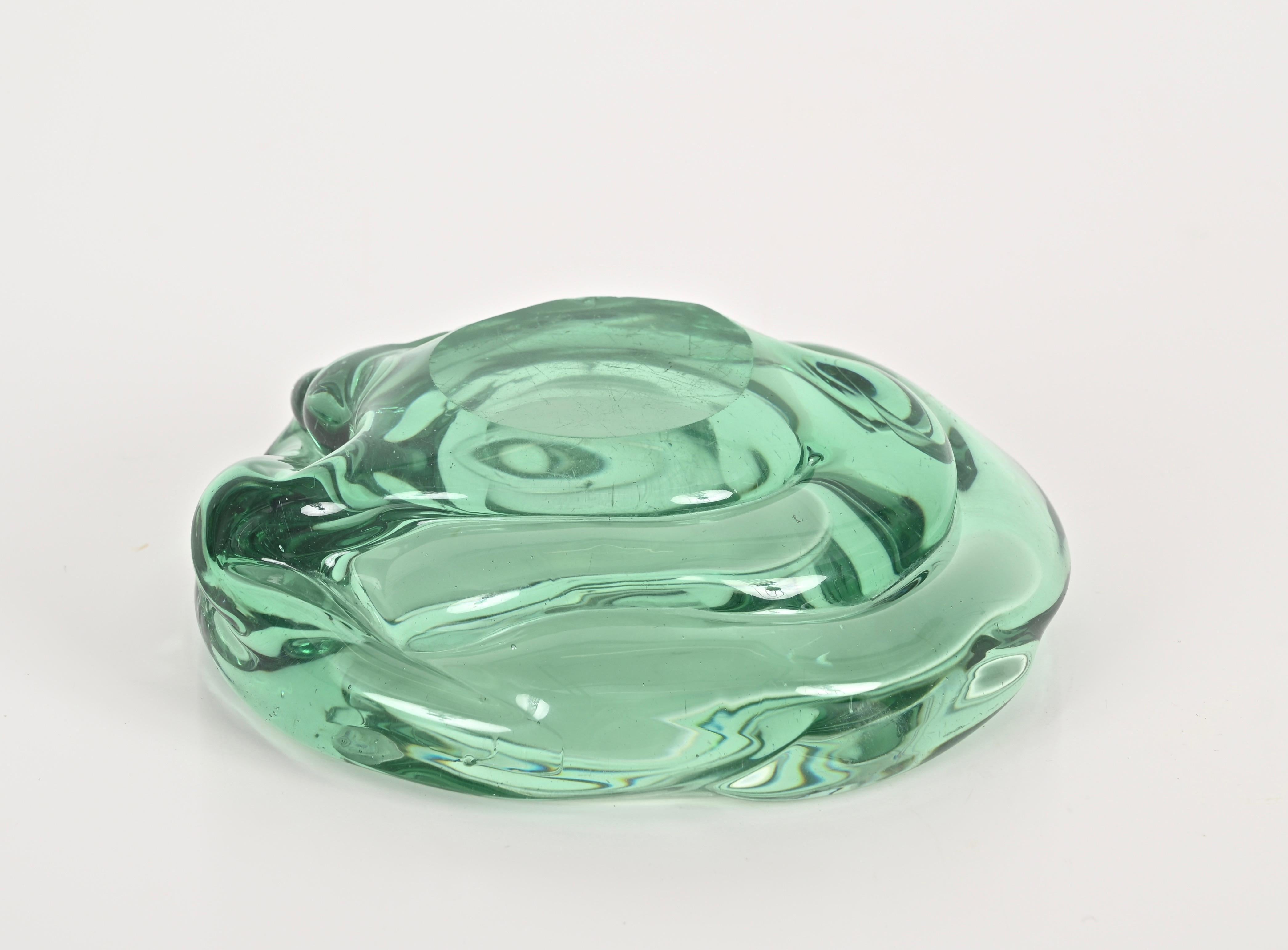 Grüne Murano Glass Sommerso Schale, signiert von Archimede Seguso, Italien, 1960er Jahre im Angebot 3