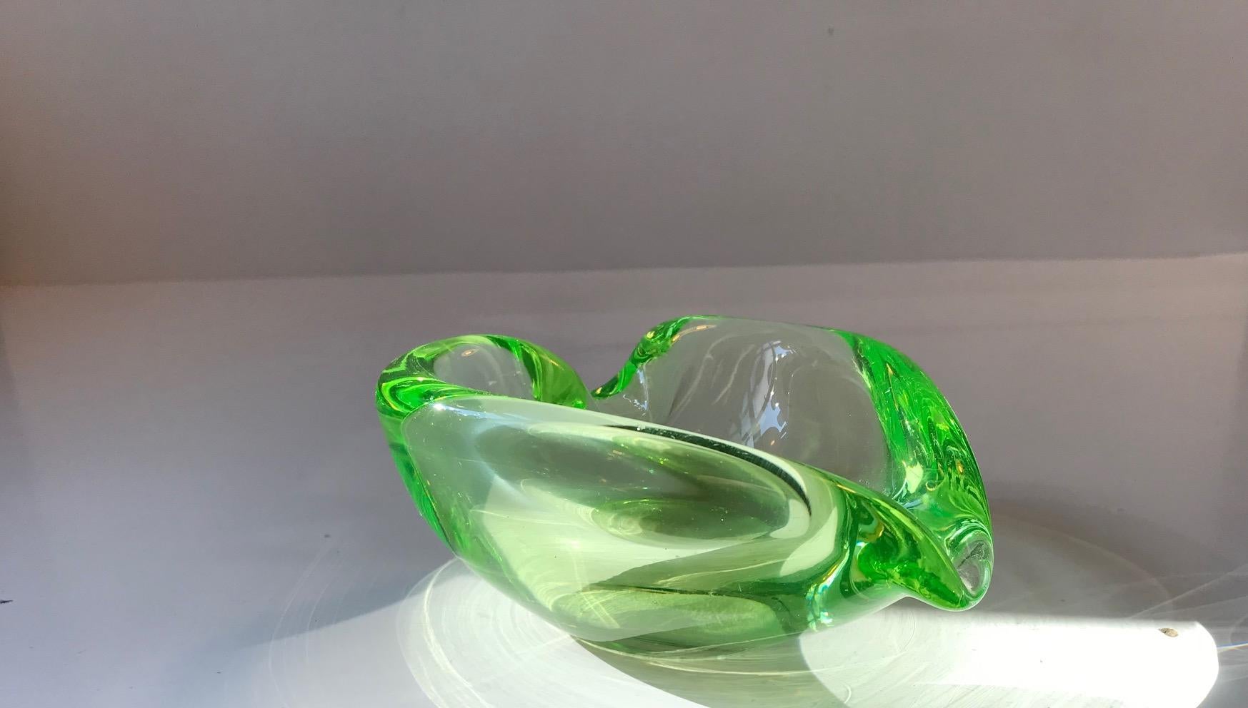 Grüner Schale aus Vaselineglas aus Muranoglas von Seguso, 1950er Jahre (Italienisch)