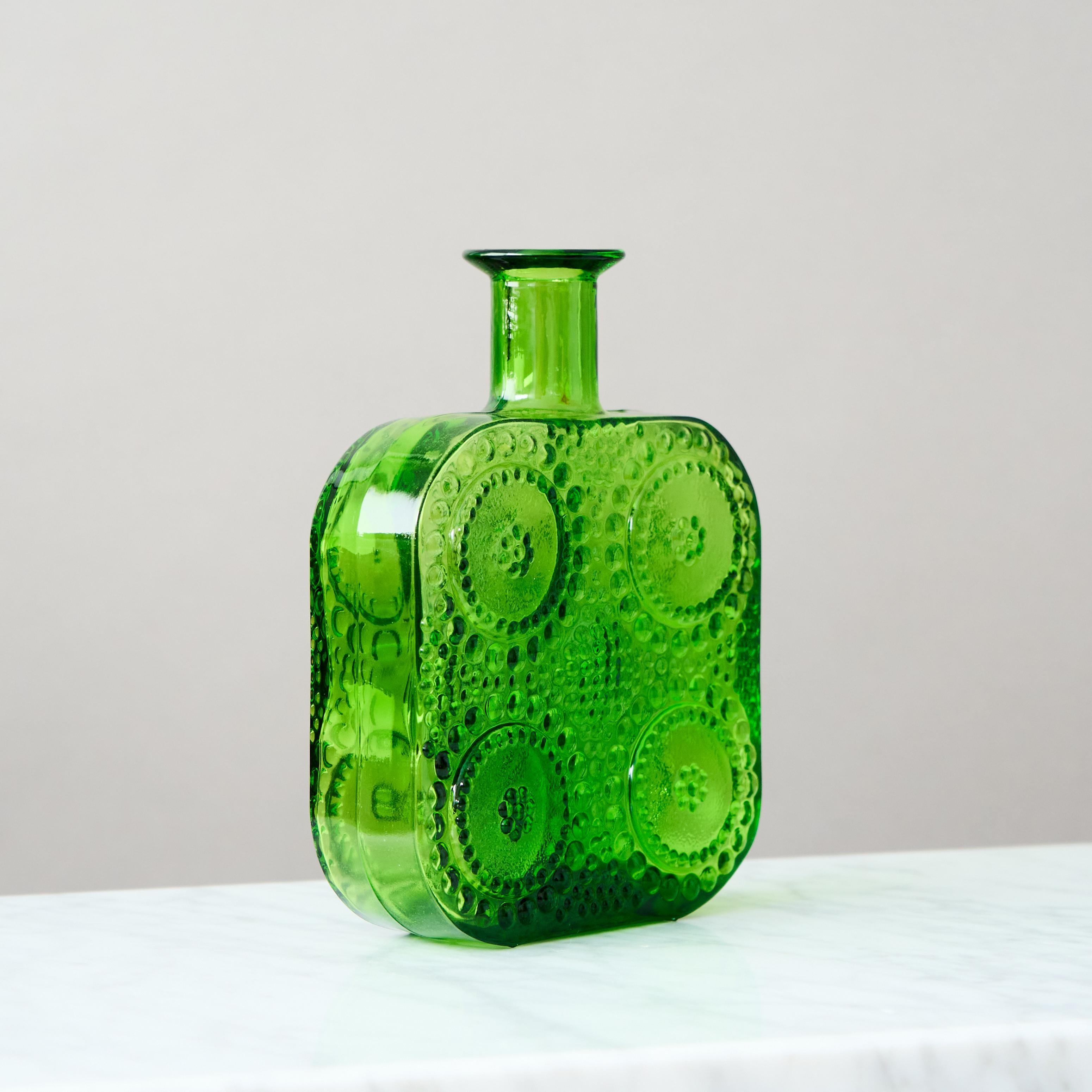 Finlandese Vaso d'arte in vetro verde Nanny Still 'Grapponia' di Riihimäen Lasi, Finlandia, 1968. in vendita