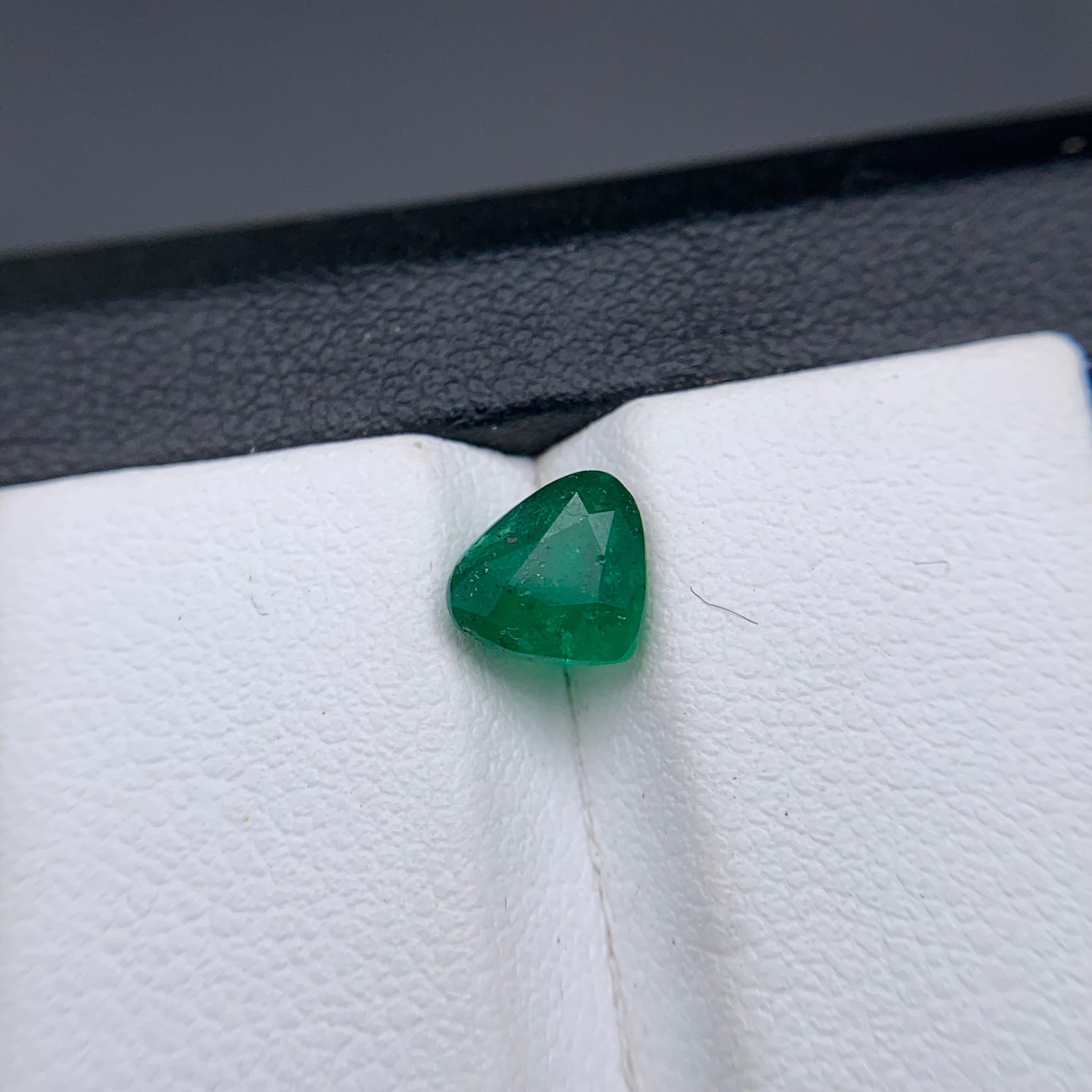 Green Natural Emerald Ring, Pendant Loose Gemstone 1.15Ct Pear Cut Jewelry Size In New Condition In Peshawar, PK