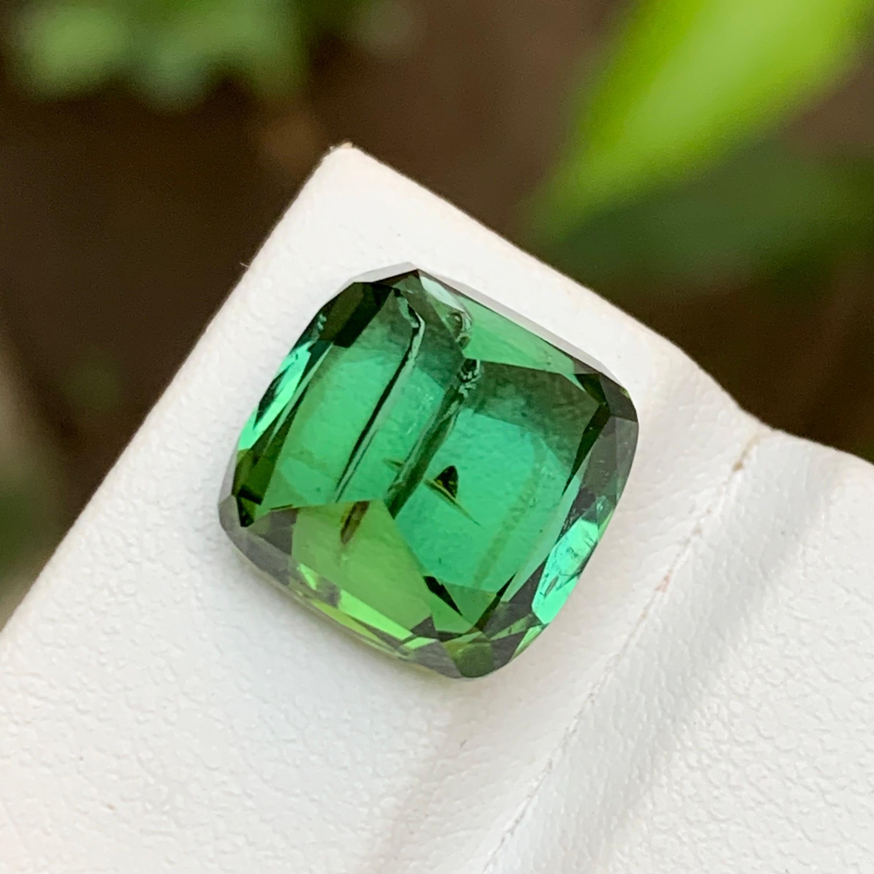 Contemporary Green Natural Tourmaline Gemstone 10.90Ct Cushion Cut  Pendant  Necklace Jewel For Sale