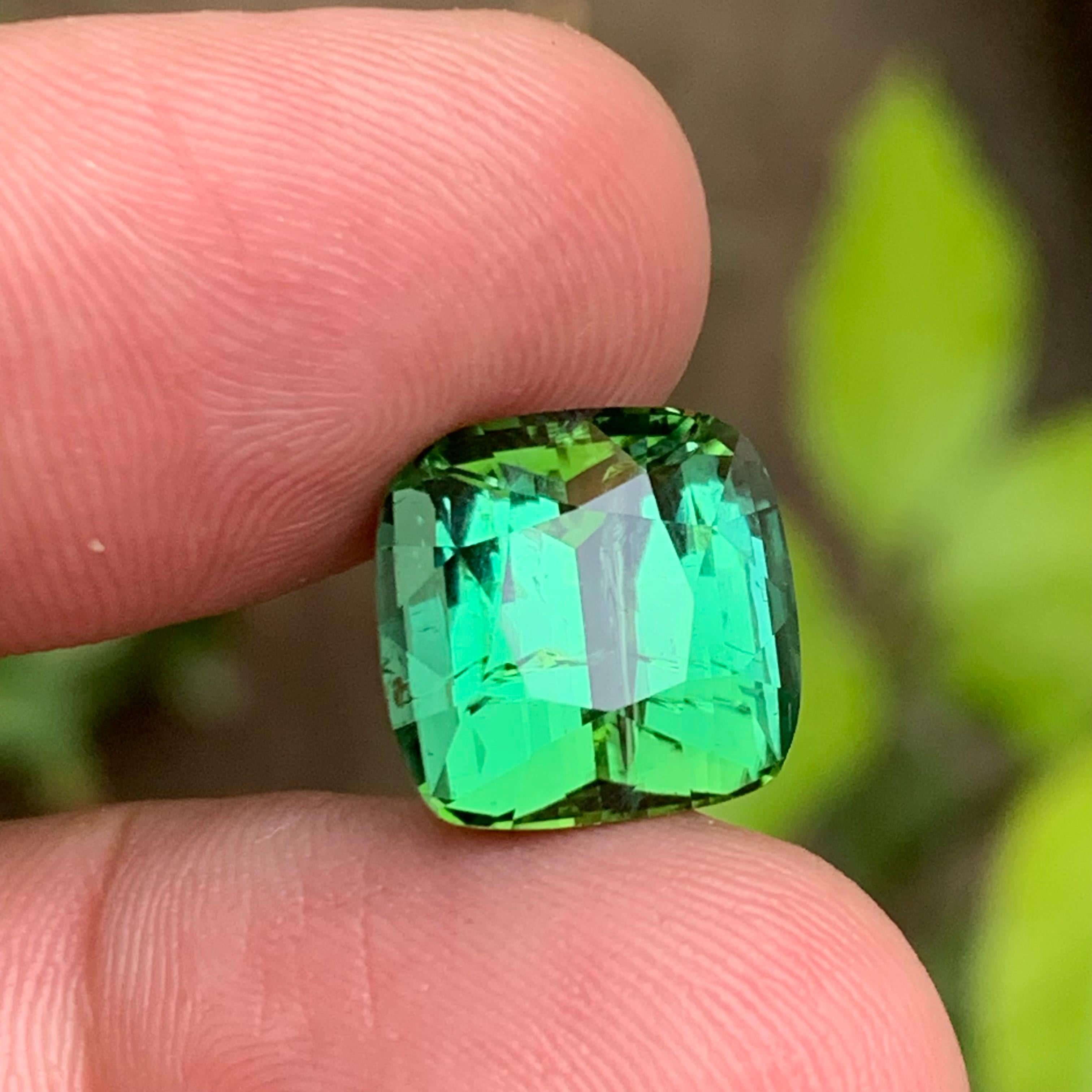 Women's or Men's Green Natural Tourmaline Gemstone 10.90Ct Cushion Cut  Pendant  Necklace Jewel For Sale