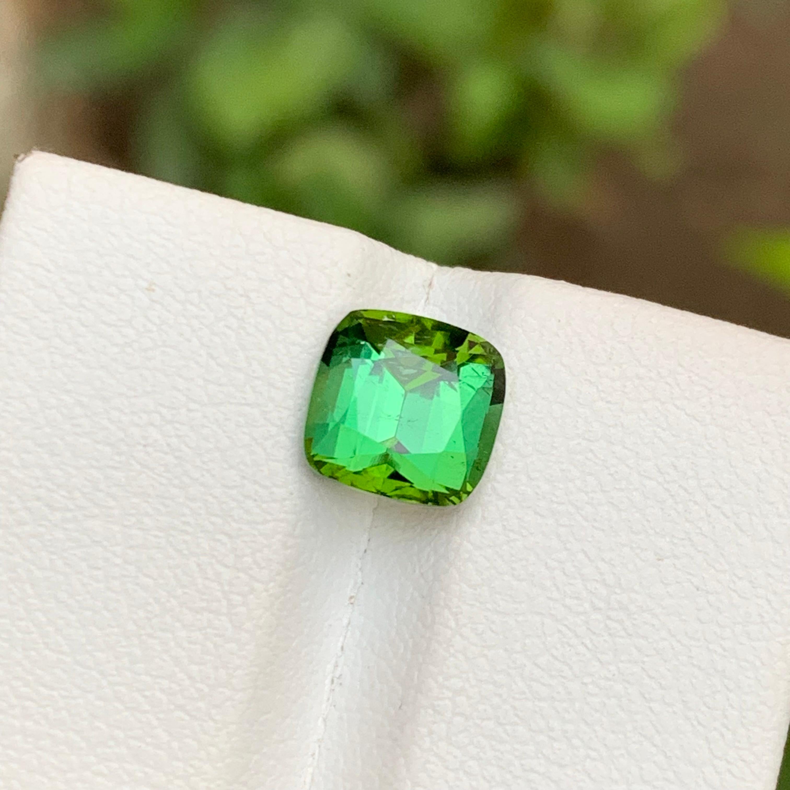 Pierre précieuse tourmaline naturelle verte de 2,55 carats de taille coussin pour bague, bijouterie à pendentif en vente 5