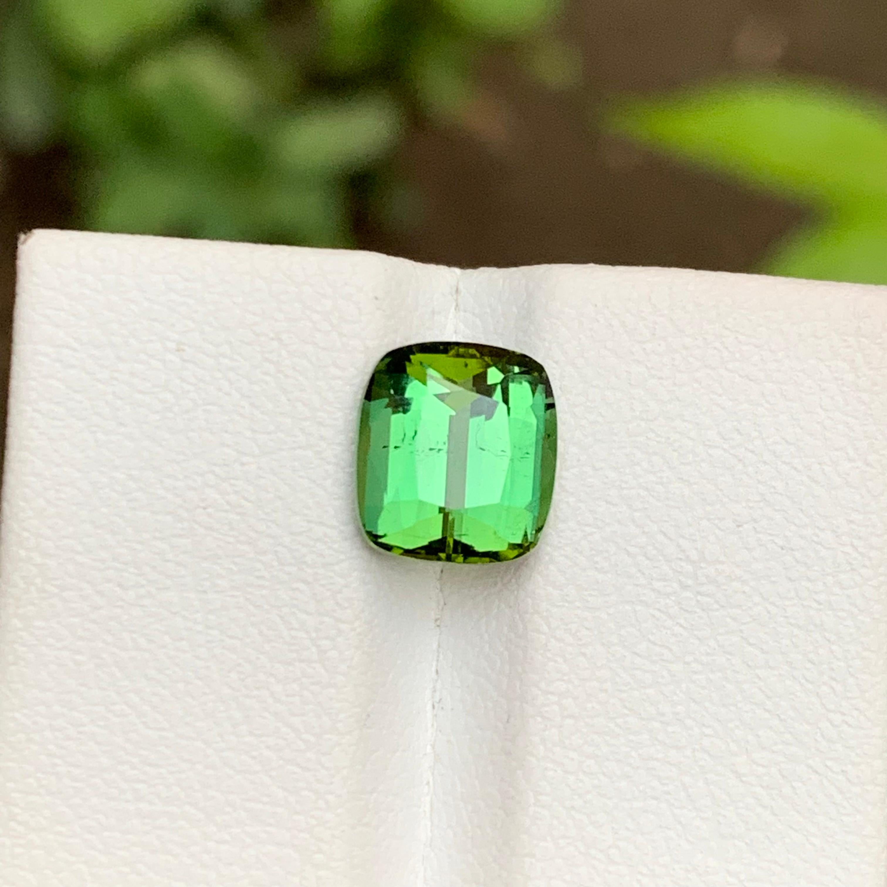 Gema Turmalina Verde Natural, 3.25 ct talla cojín para anillo, colgante joya Contemporáneo en venta