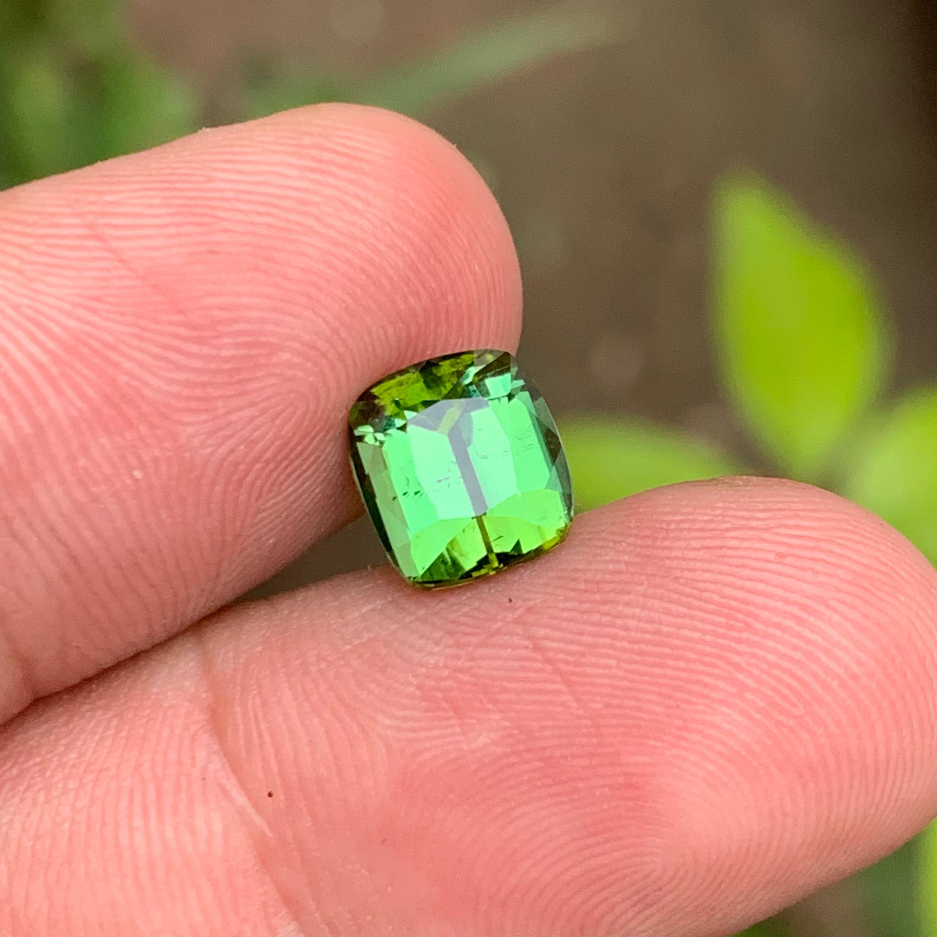 Gema Turmalina Verde Natural, 3.25 ct talla cojín para anillo, colgante joya en venta 3
