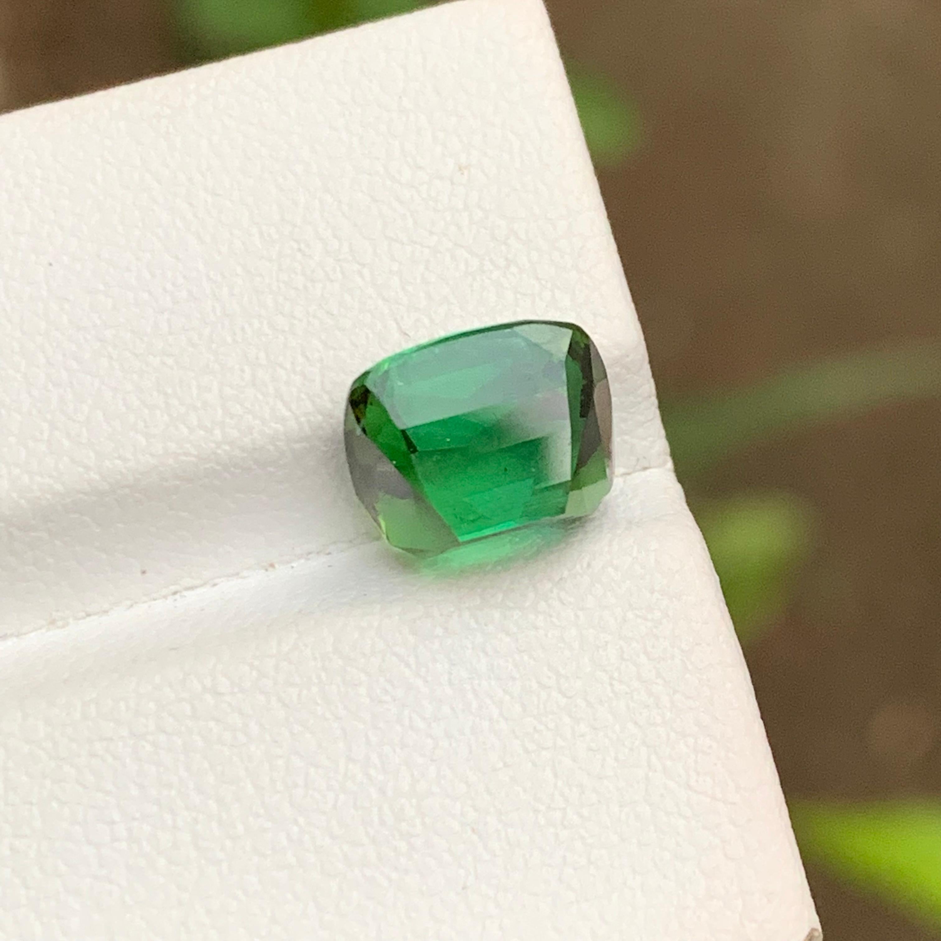 Gema Turmalina Verde Natural, 4.05 ct talla cojín para anillo, colgante joya en Nuevo estado para la venta en Peshawar, PK
