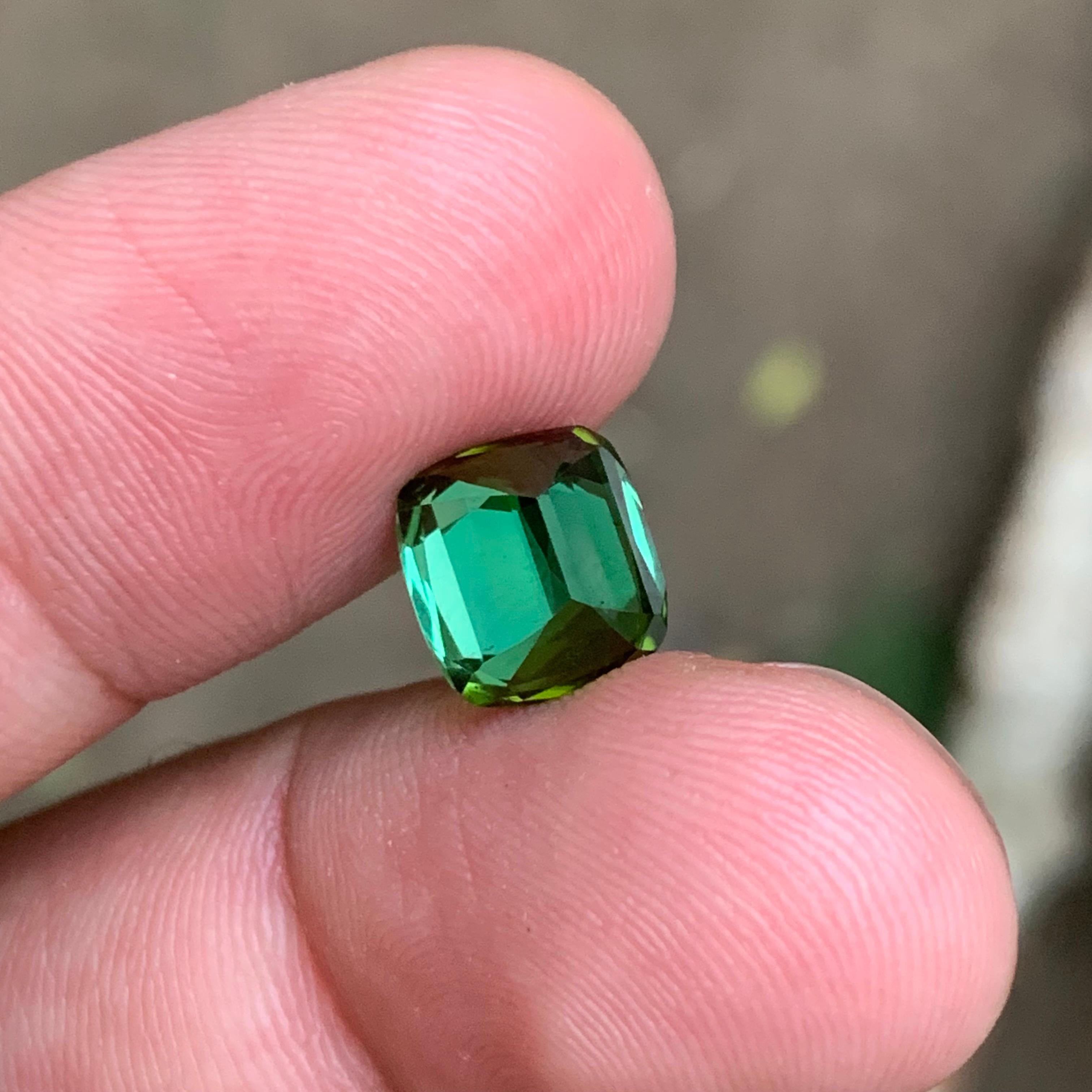 Gema Turmalina Verde Natural, 4.05 ct talla cojín para anillo, colgante joya en venta 2