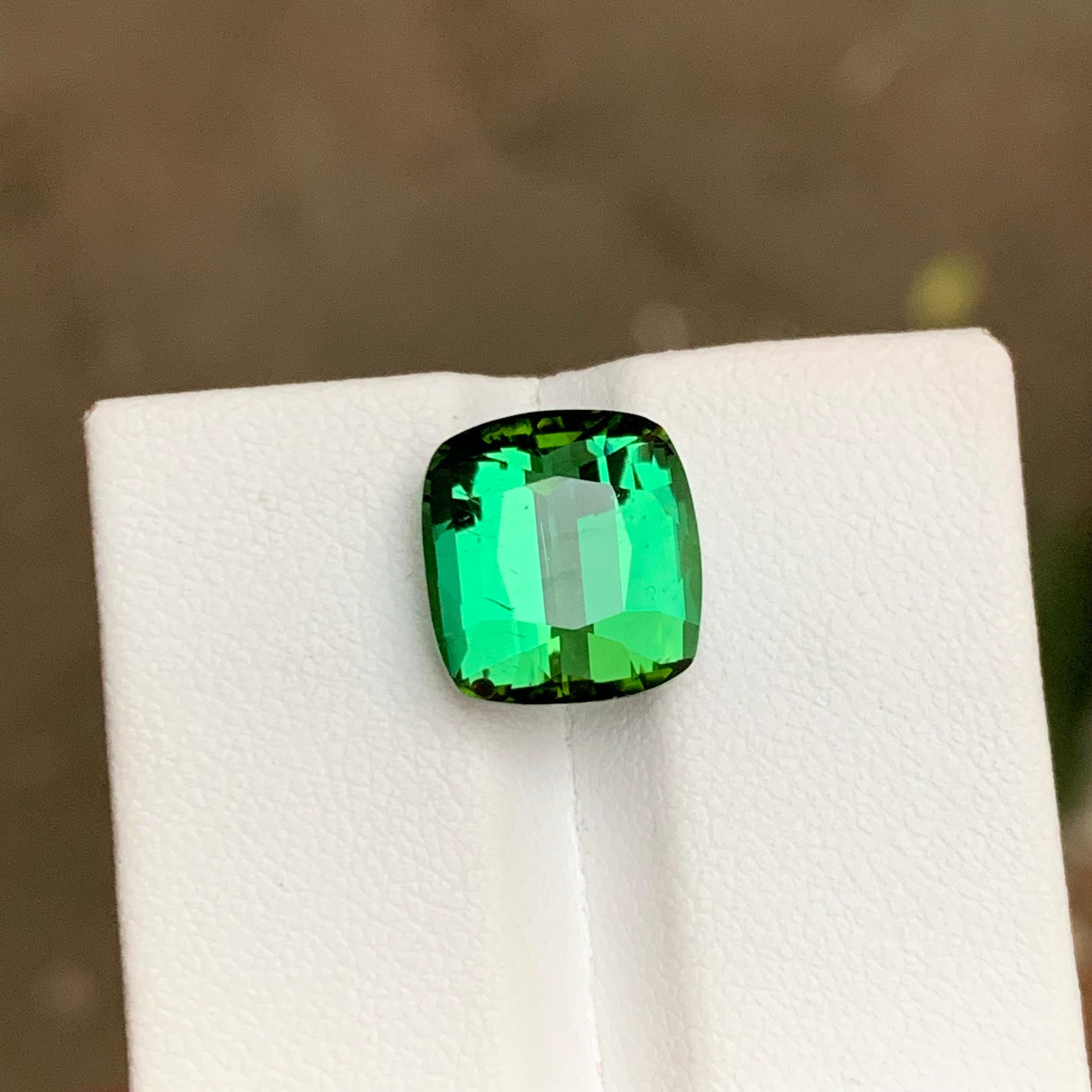 Pierre précieuse tourmaline naturelle verte de 6.95 carats de taille coussin pour bague, bijouterie à pendentif en vente 2