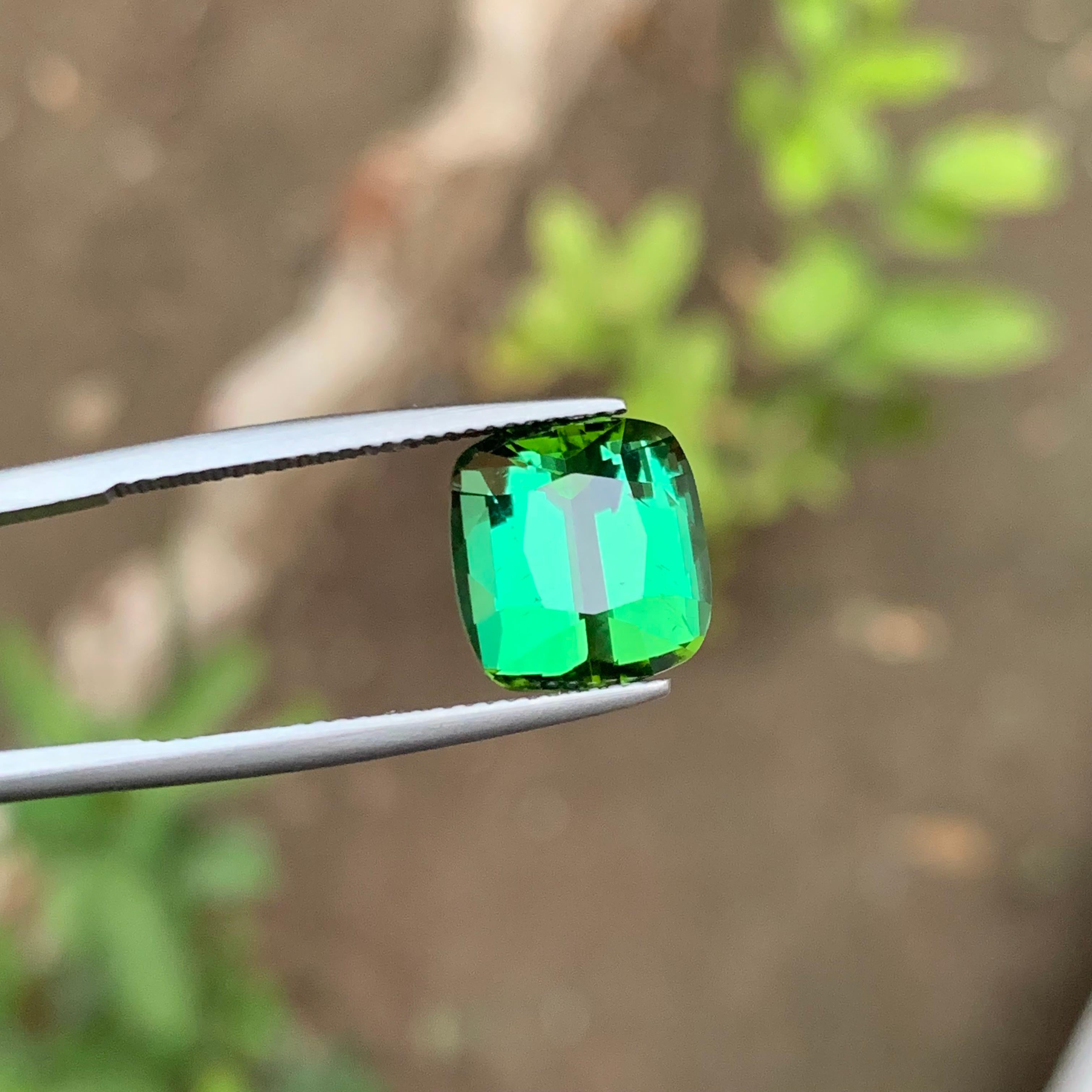 Pierre précieuse tourmaline naturelle verte de 6.95 carats de taille coussin pour bague, bijouterie à pendentif en vente 3