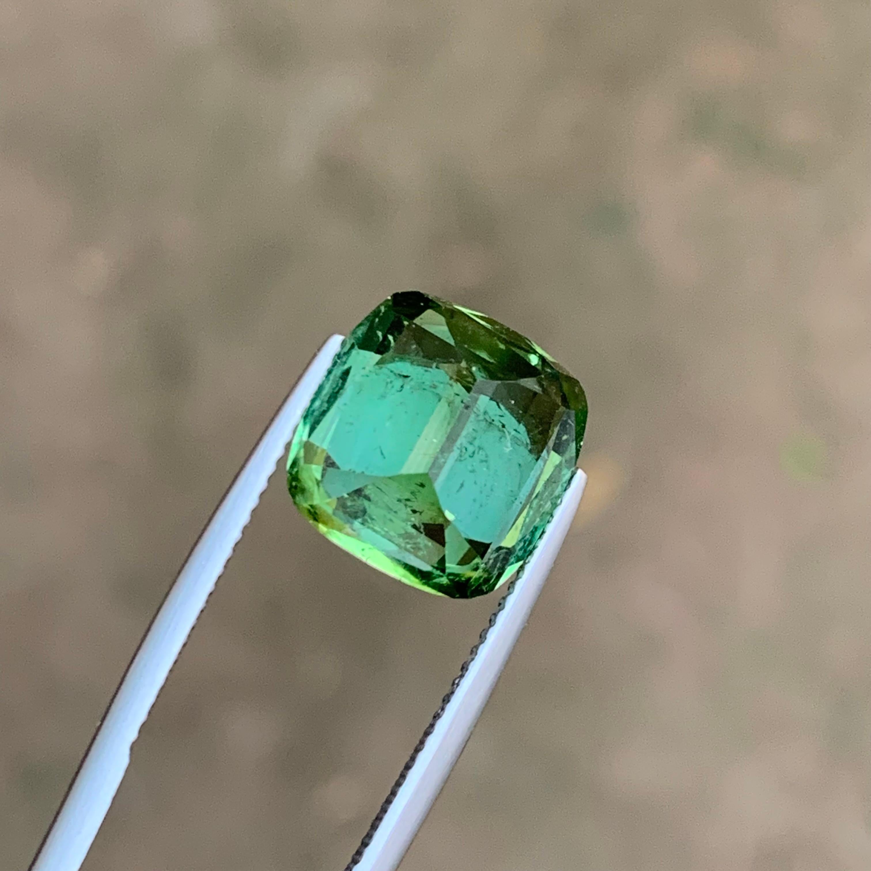 Pierre précieuse tourmaline naturelle verte 9,80 carats taille coussin  Collier Pendentifs Bijoux en vente 4