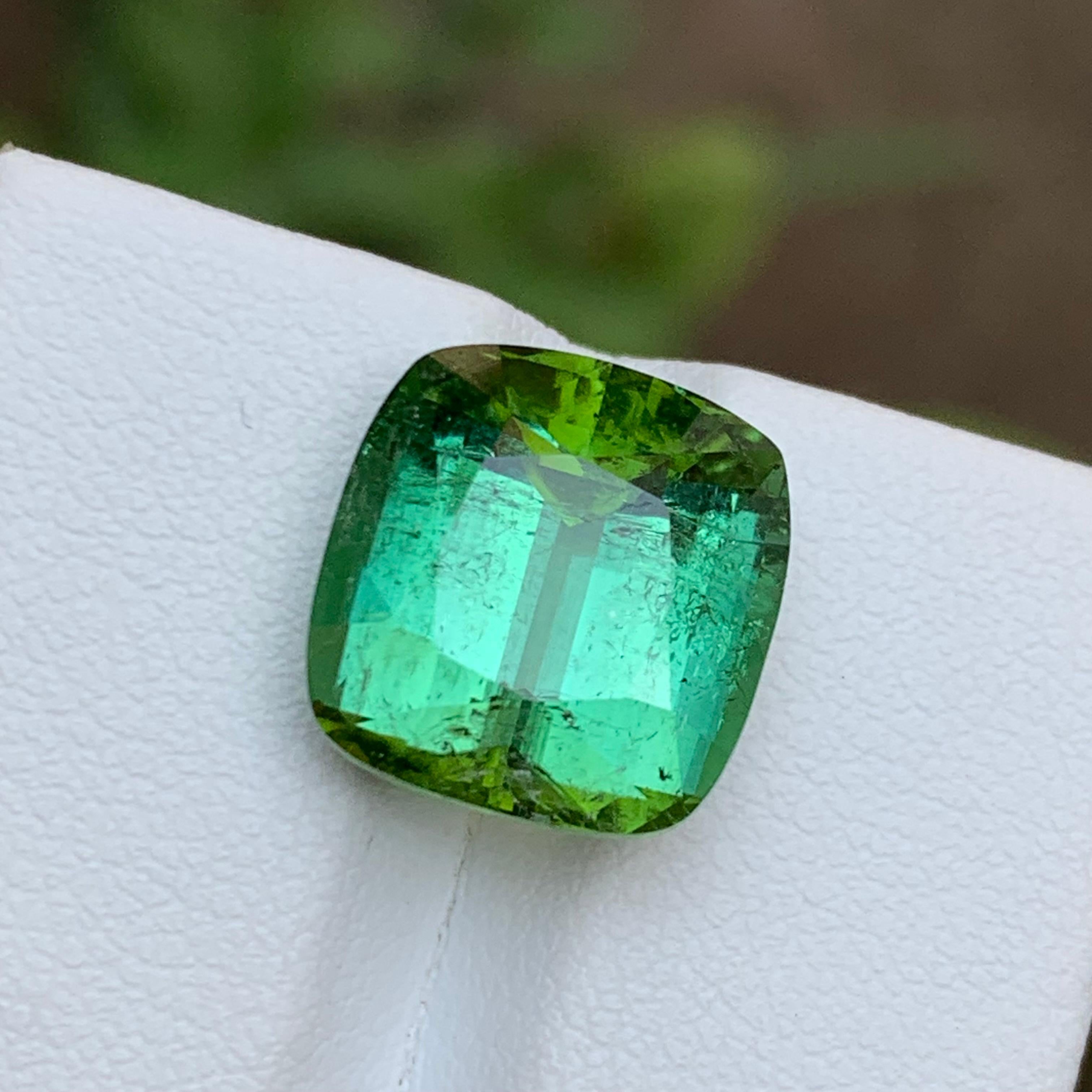Pierre précieuse tourmaline naturelle verte 9,80 carats taille coussin  Collier Pendentifs Bijoux en vente 6