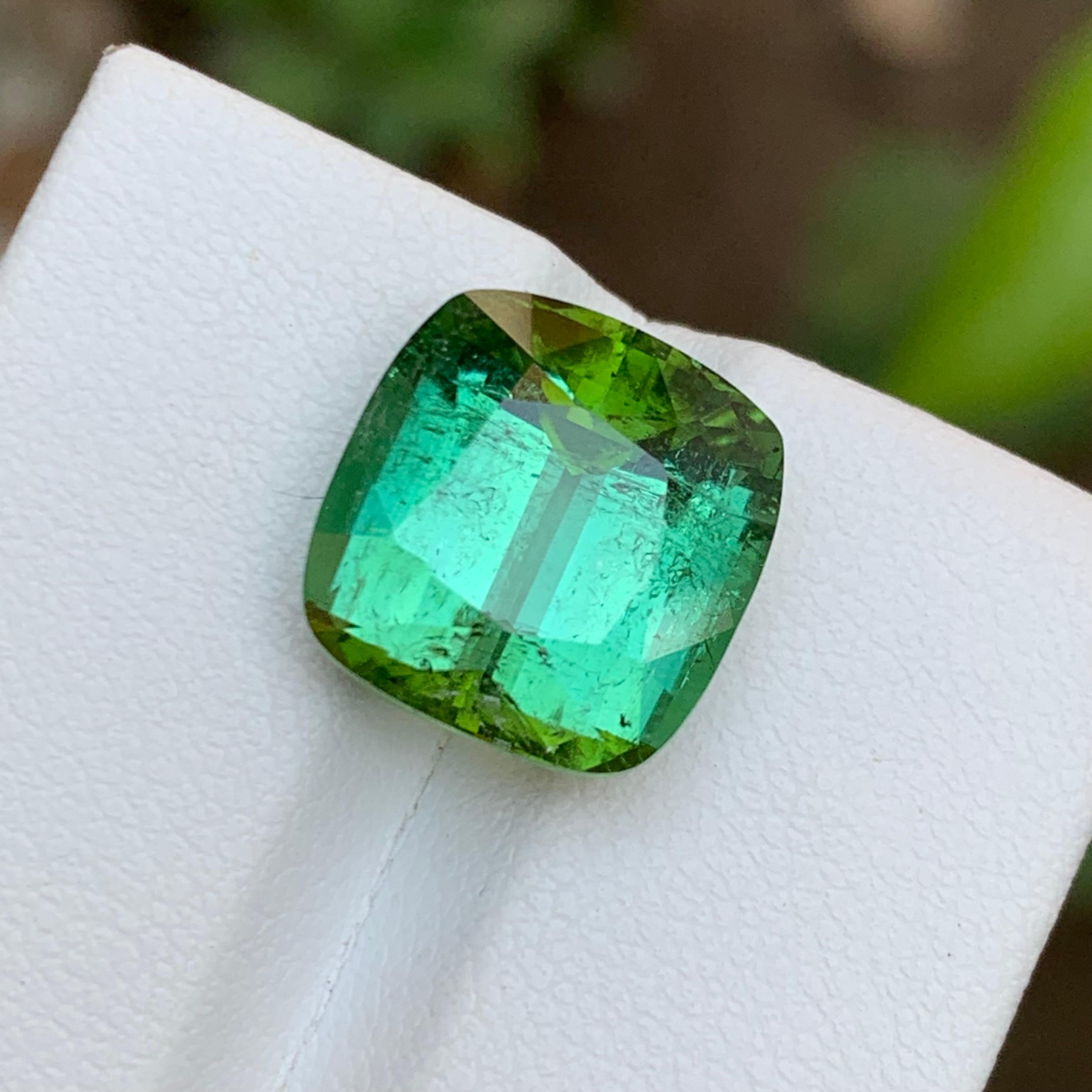 Pierre précieuse tourmaline naturelle verte 9,80 carats taille coussin  Collier Pendentifs Bijoux en vente 7