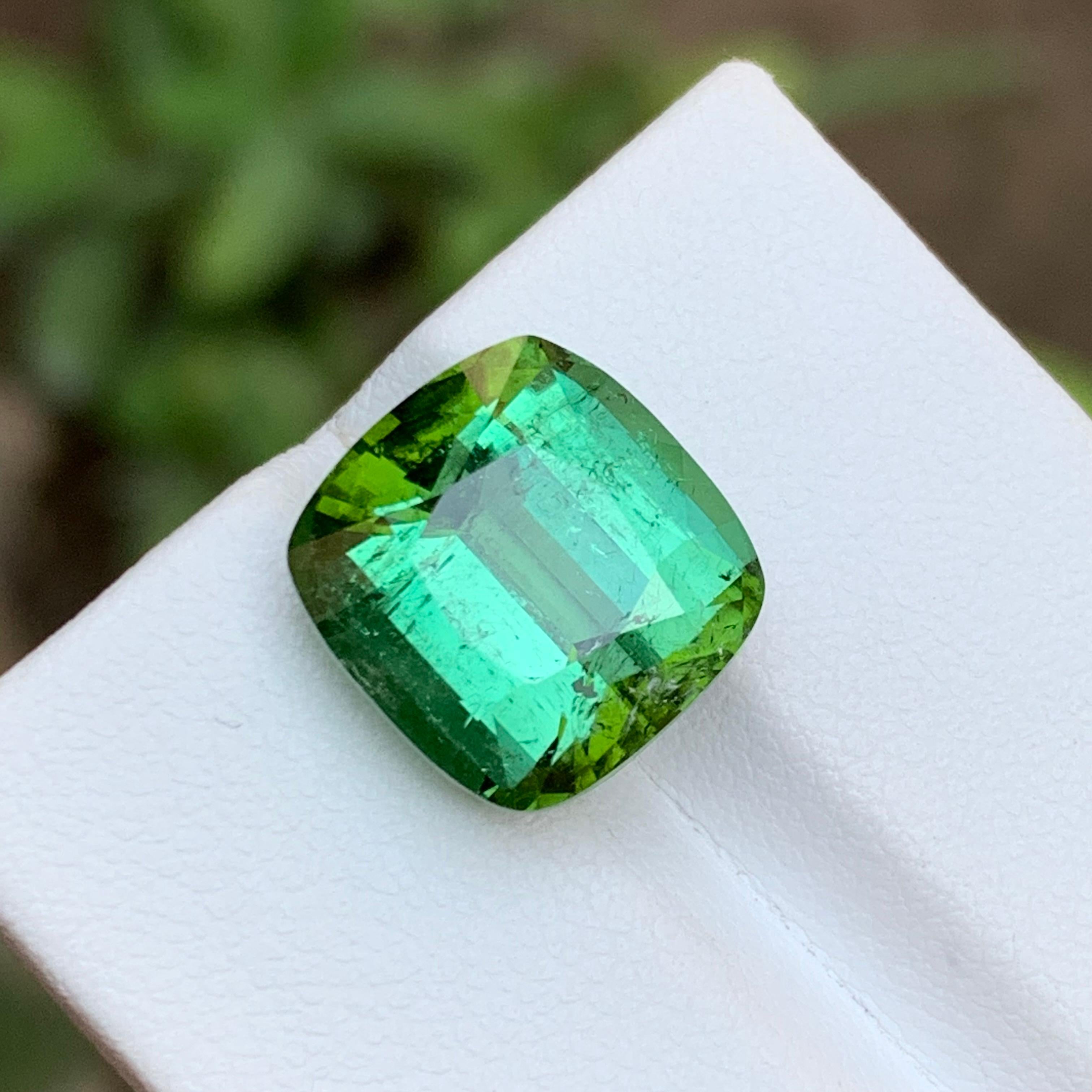 Pierre précieuse tourmaline naturelle verte 9,80 carats taille coussin  Collier Pendentifs Bijoux Unisexe en vente
