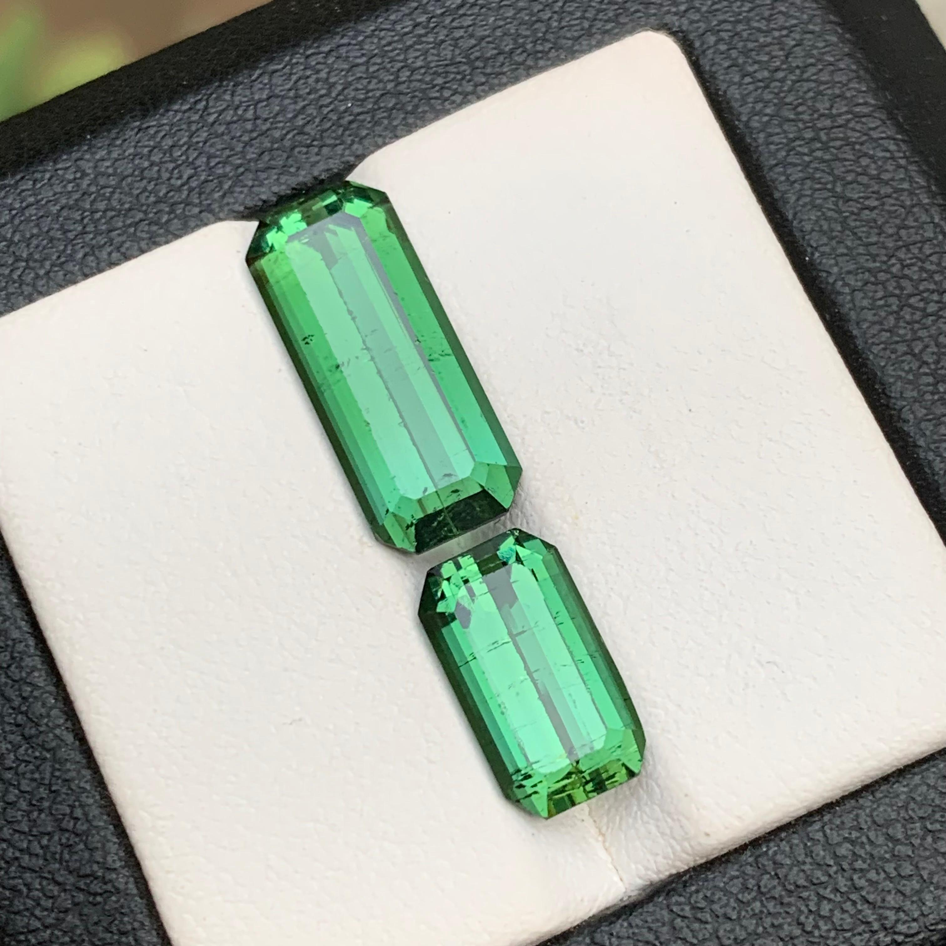 Grüner, natürlicher Turmalin, lose Edelsteine für Halskettenanhänger, Armbänder oder jede andere Schmuckfassung - länglicher Smaragdschliff aus Kunar, Afghanistan!

💎 EDELSTEINART: Turmalin
⚖️ GEWICHT: 8,95 Karat
🪚 FORM & SCHNITT: Smaragd
📏