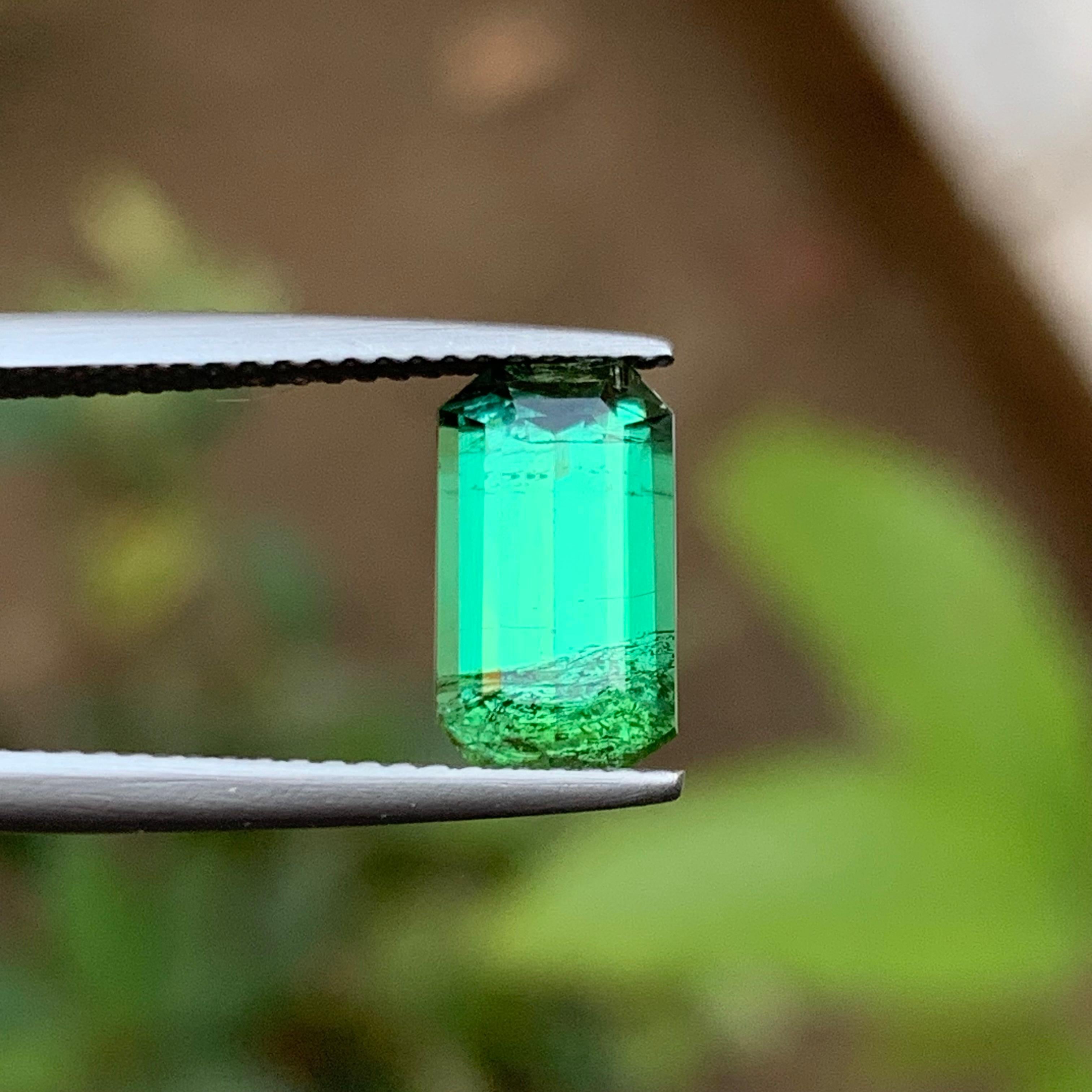 Grüner natürlicher Turmalin Ring Lose Edelstein 2.40 Ct Smaragdschliff für Schmuck (Zeitgenössisch) im Angebot