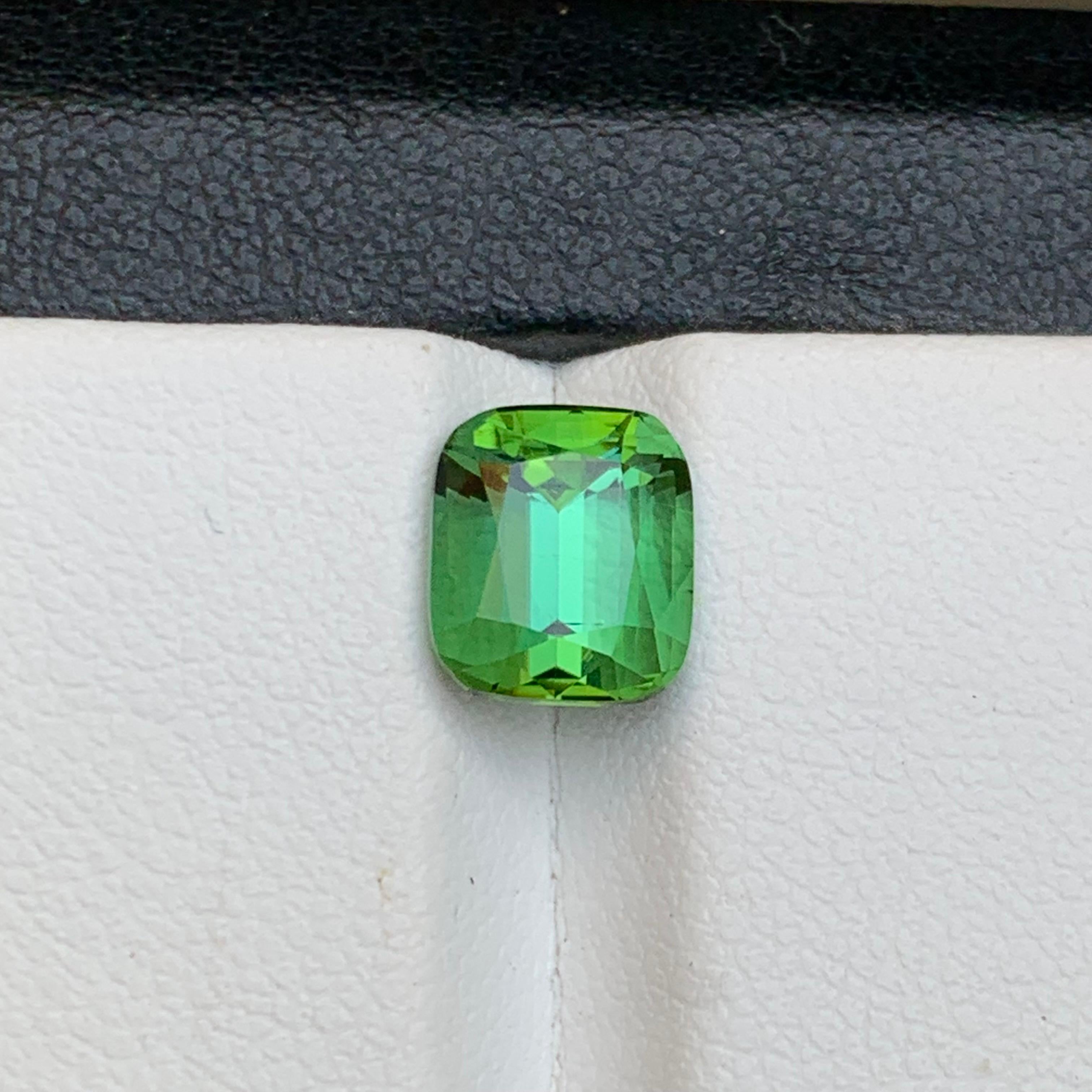 Green Natural Tourmaline Ring Loose Gemstone 2.55 Carat Cushion Cut for Jewelry For Sale 7