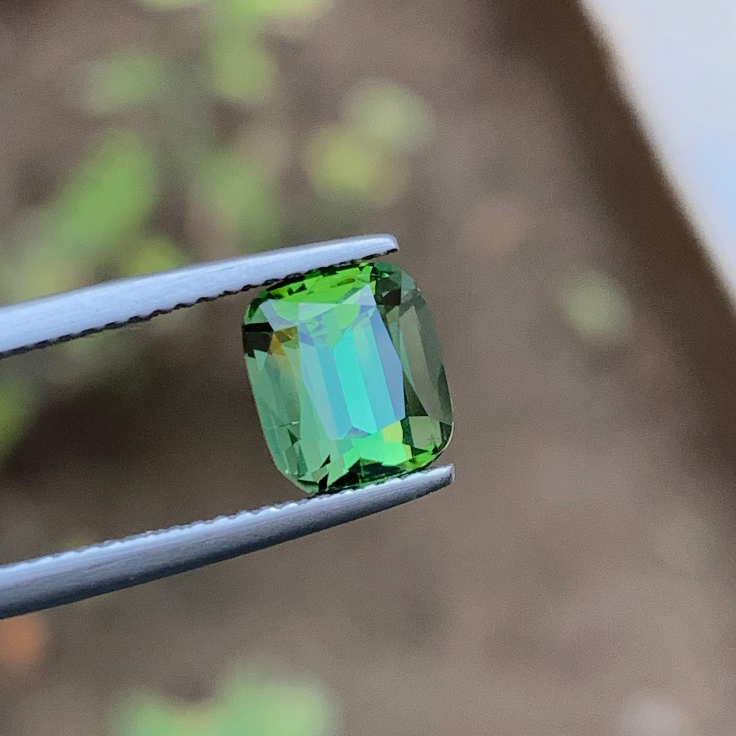 Green Natural Tourmaline Ring Loose Gemstone 2.55 Carat Cushion Cut for Jewelry For Sale 3