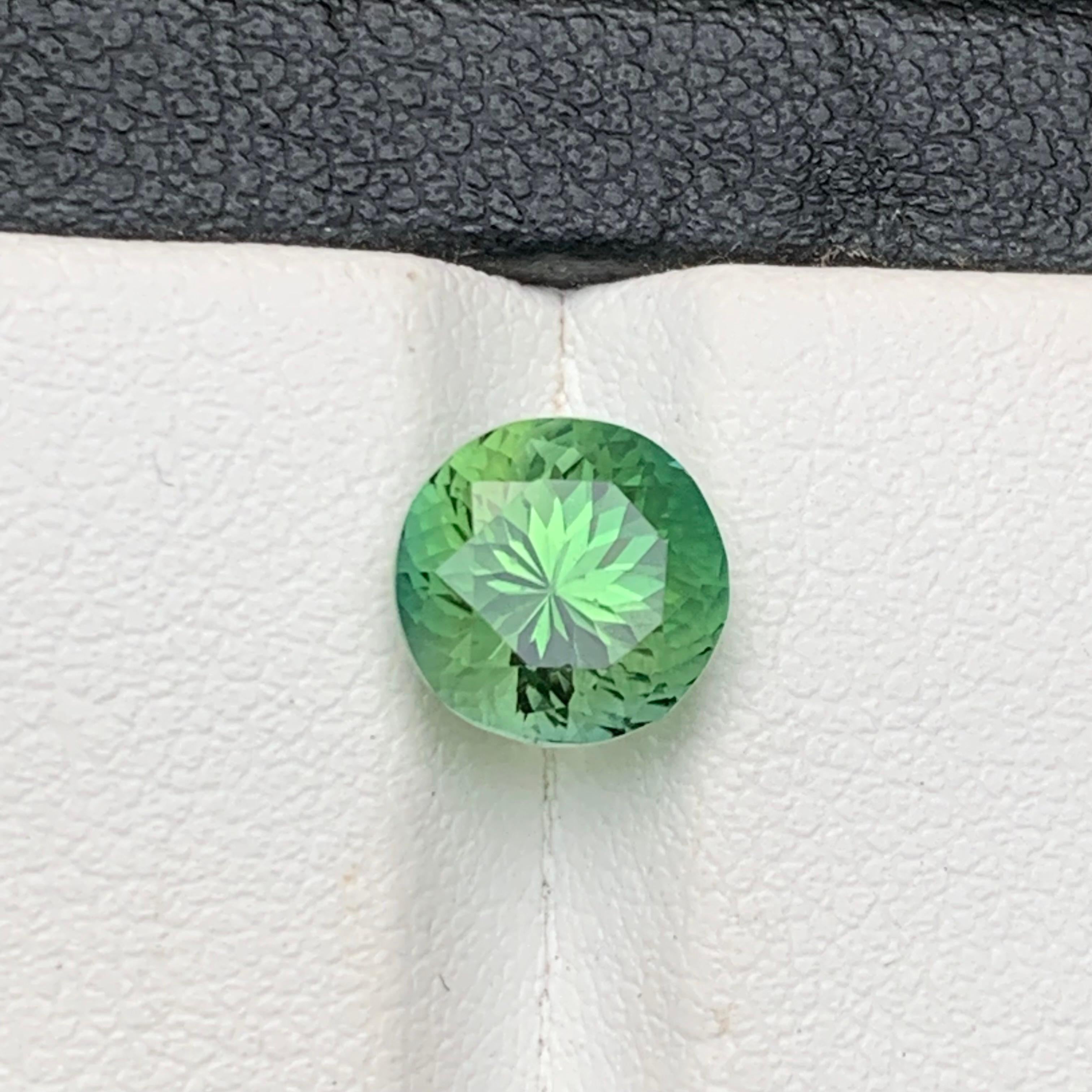 Contemporary Green Natural Tourmaline Ring Loose Gemstone 2.60 Ct Round Brilliant Flower Cut For Sale