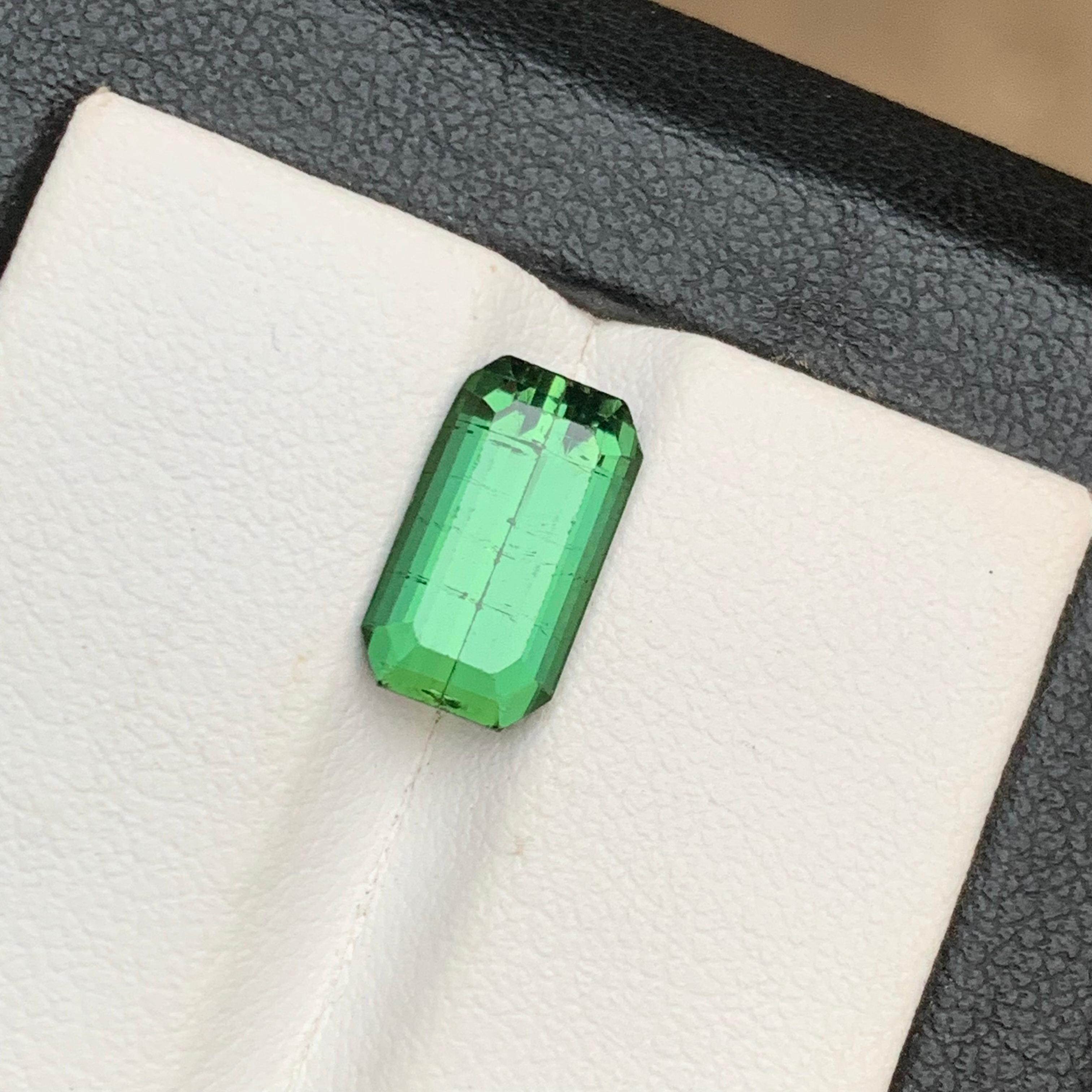 Grüner natürlicher Turmalin Ring Lose Edelstein 3,45 Karat Smaragdschliff für Schmuck für Damen oder Herren im Angebot