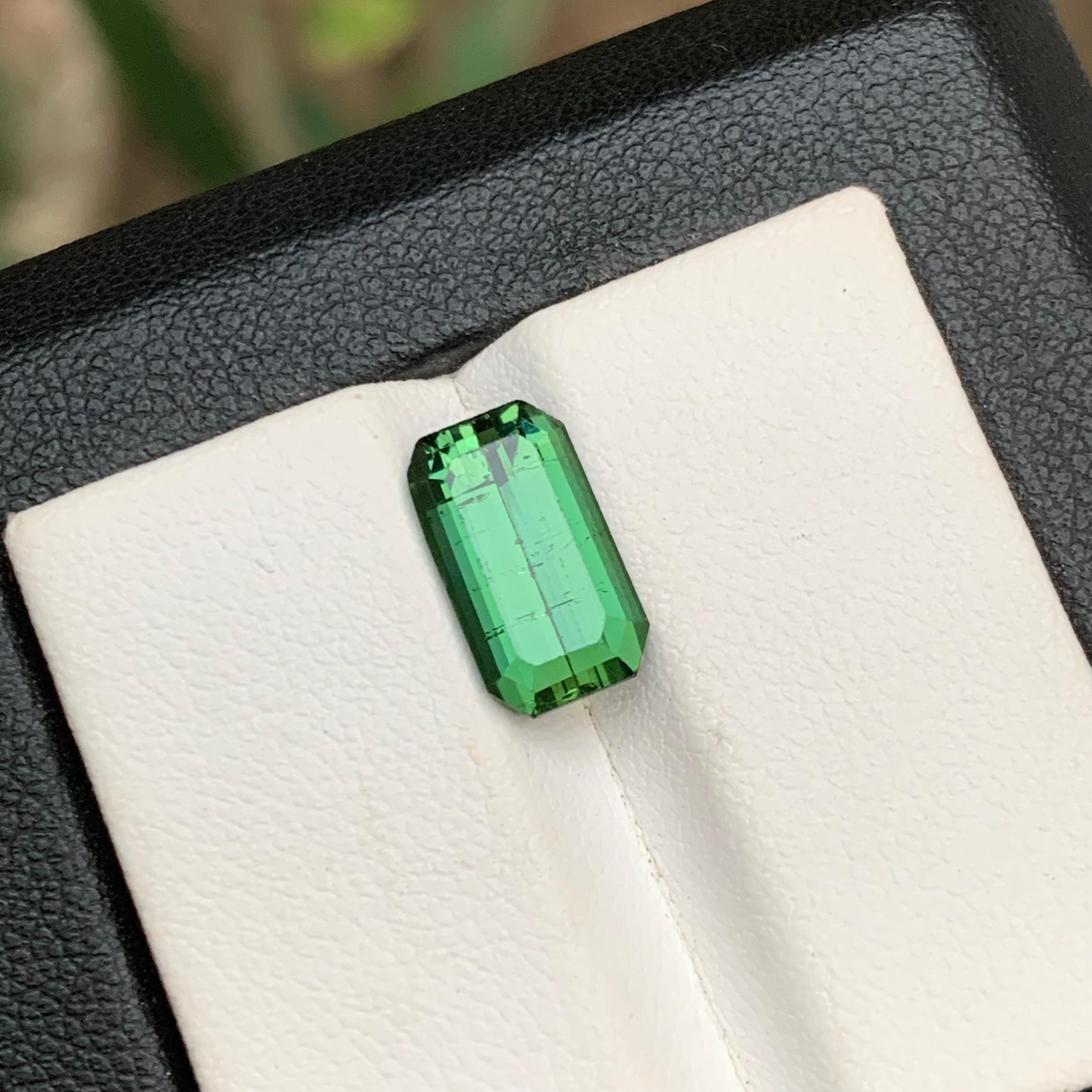 Grüner natürlicher Turmalin Ring Lose Edelstein 3,45 Karat Smaragdschliff für Schmuck im Angebot 4