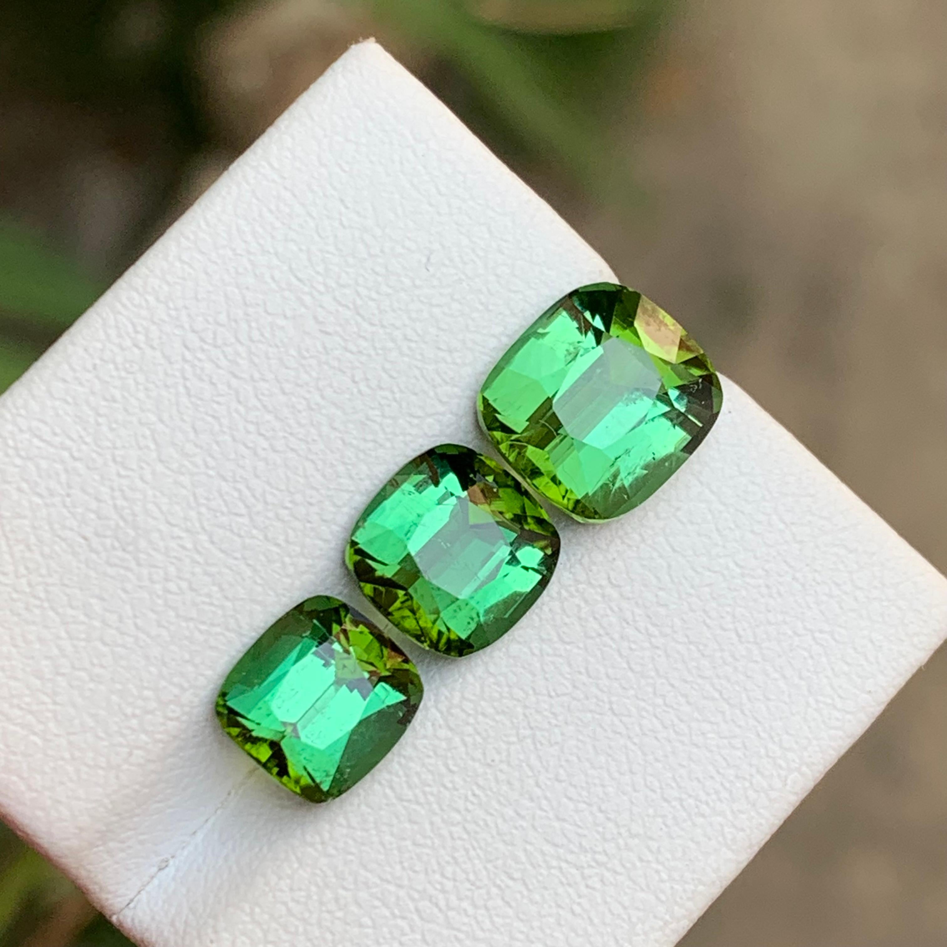 Contemporary Green Natural Tourmaline Ring Pendant Gemstones 8.55 Ct Cushion Cut for Jewelry For Sale