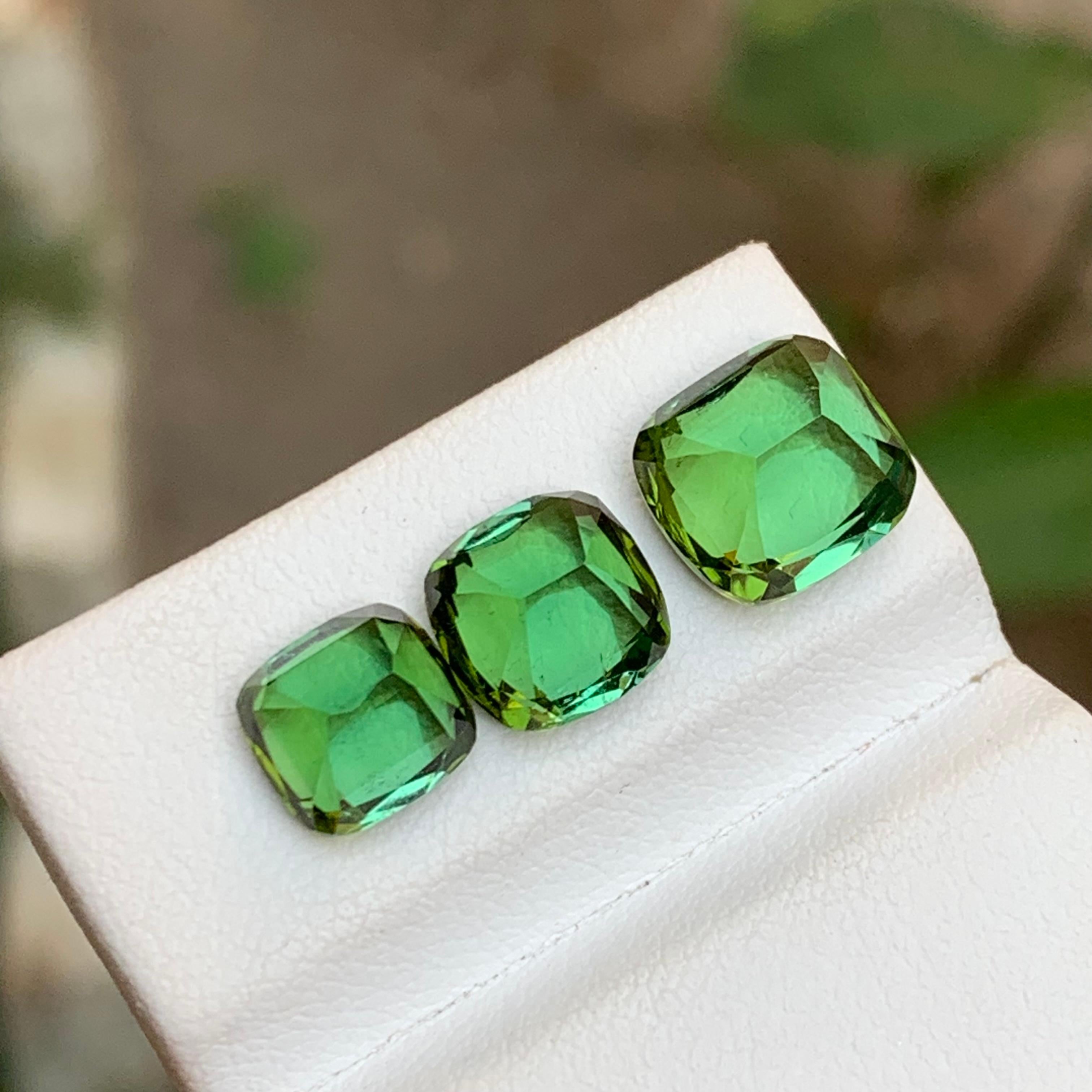 Green Natural Tourmaline Ring Pendant Gemstones 8.55 Ct Cushion Cut for Jewelry In New Condition For Sale In Peshawar, PK