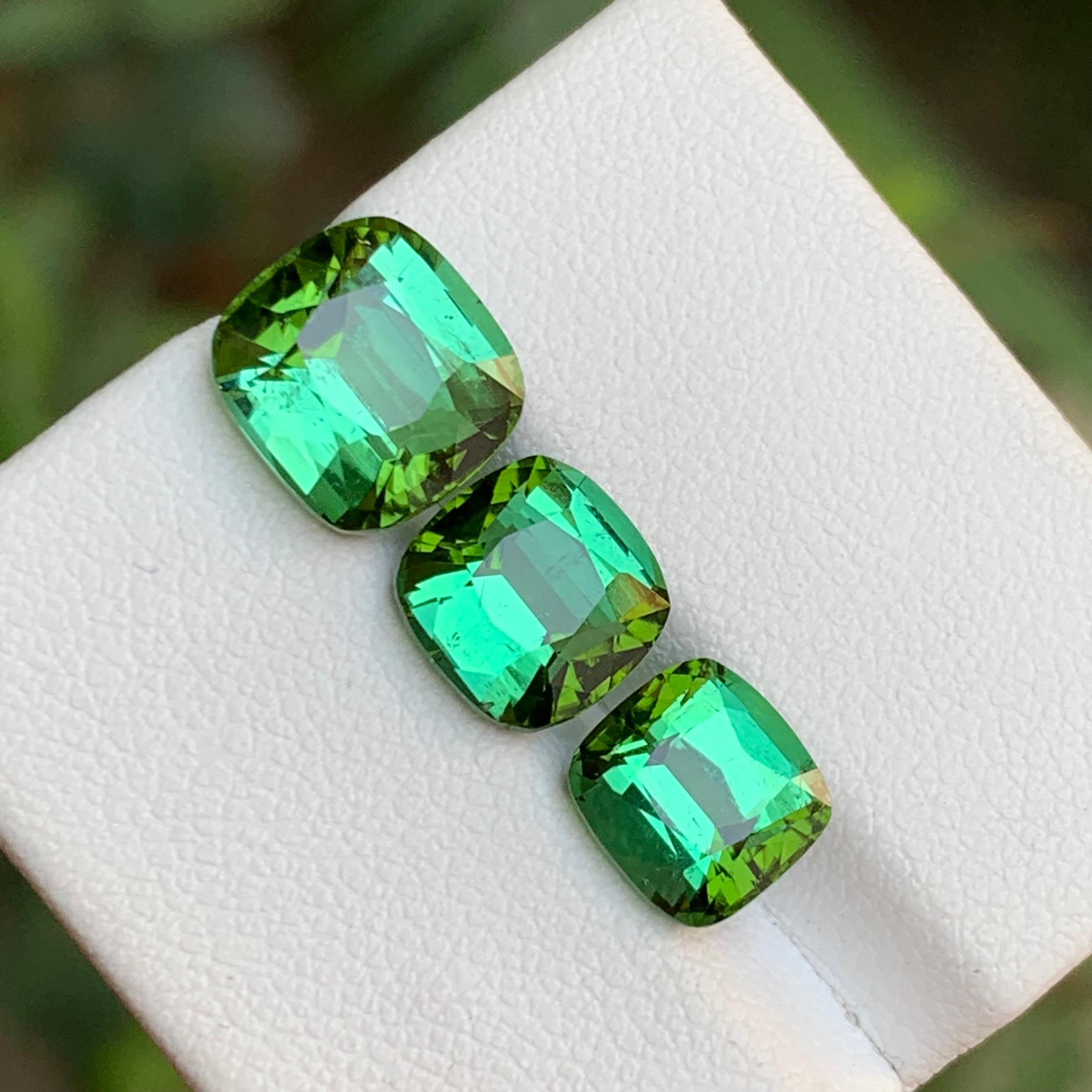 Green Natural Tourmaline Ring Pendant Gemstones 8.55 Ct Cushion Cut for Jewelry For Sale 1