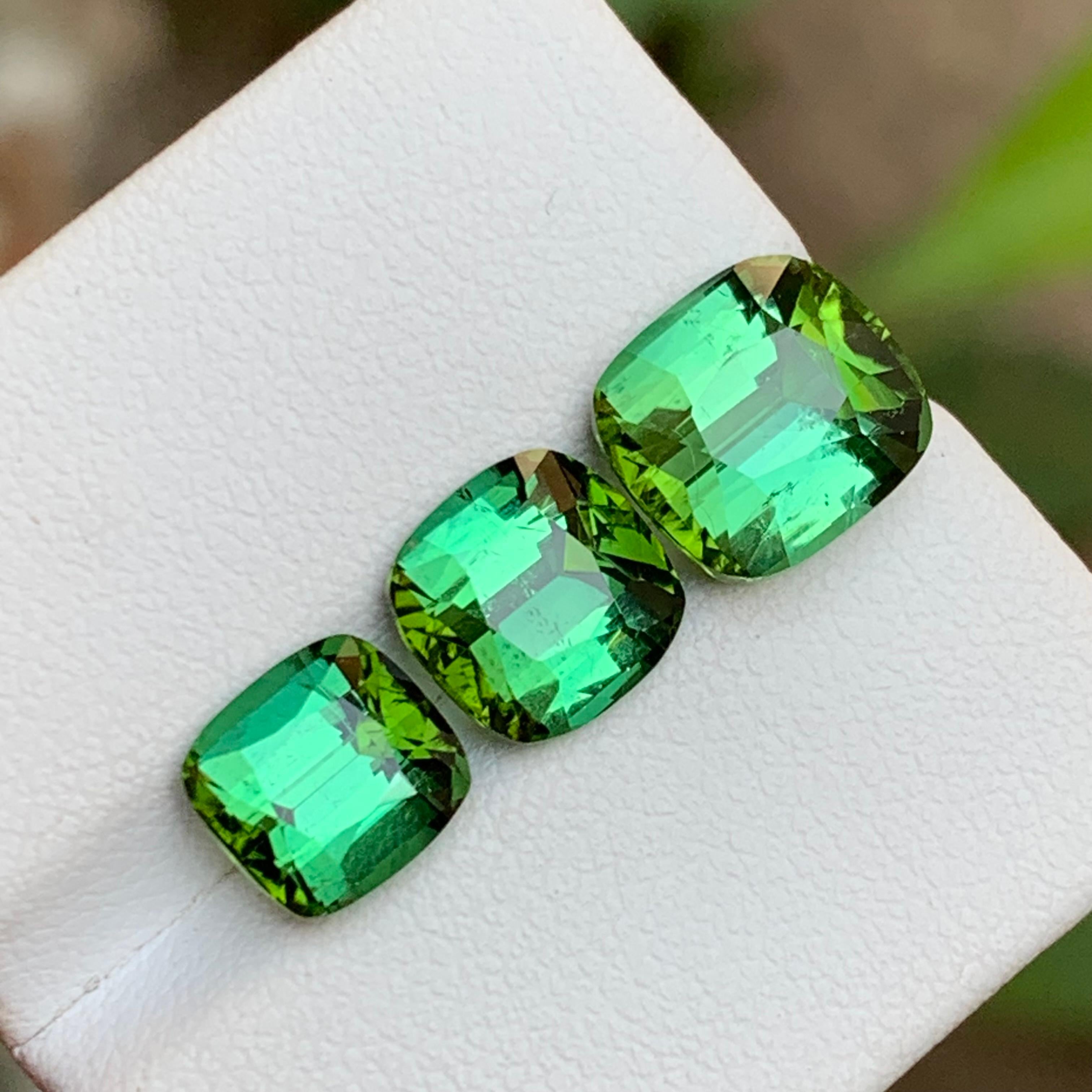 Green Natural Tourmaline Ring Pendant Gemstones 8.55 Ct Cushion Cut for Jewelry For Sale 3