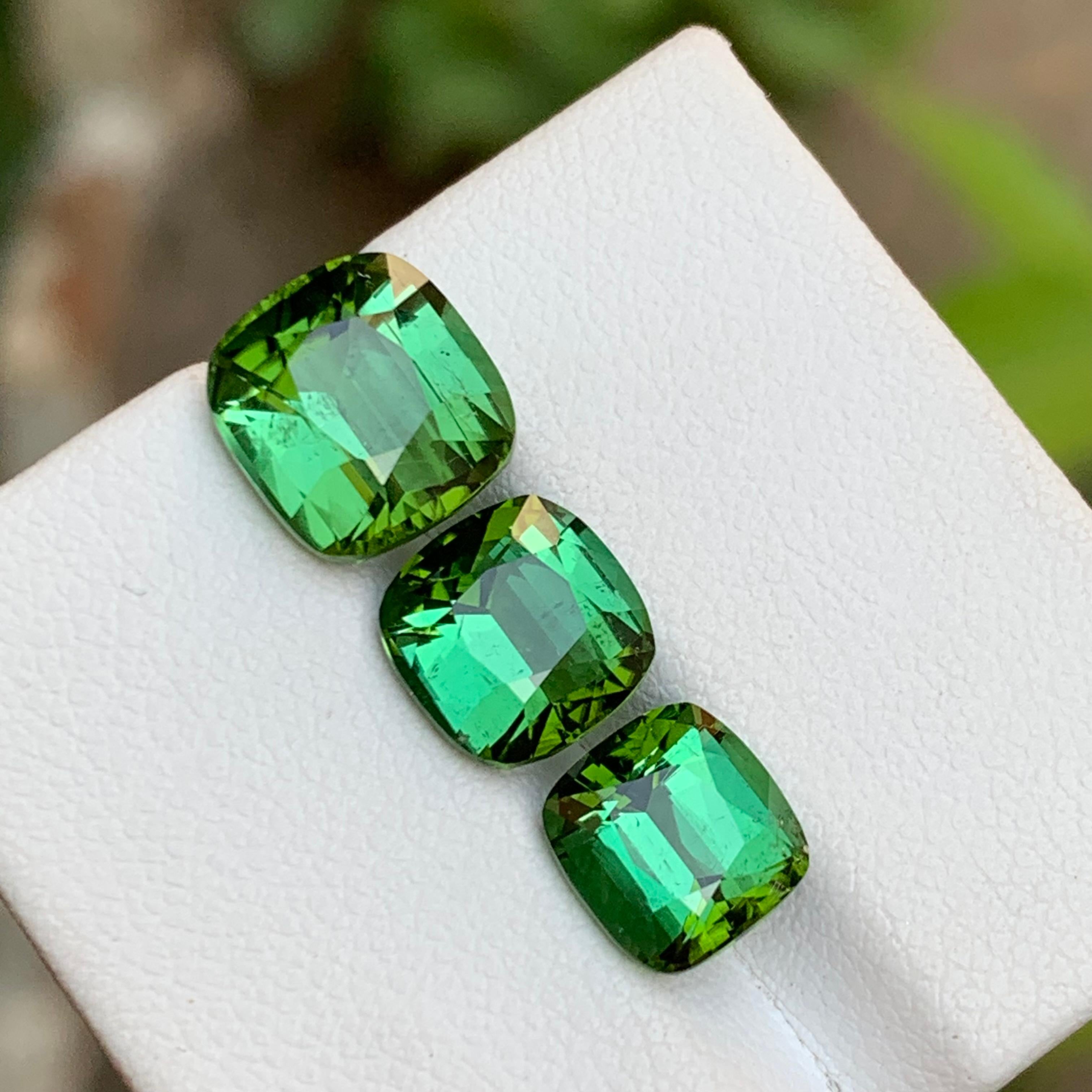 Green Natural Tourmaline Ring Pendant Gemstones 8.55 Ct Cushion Cut for Jewelry For Sale 4