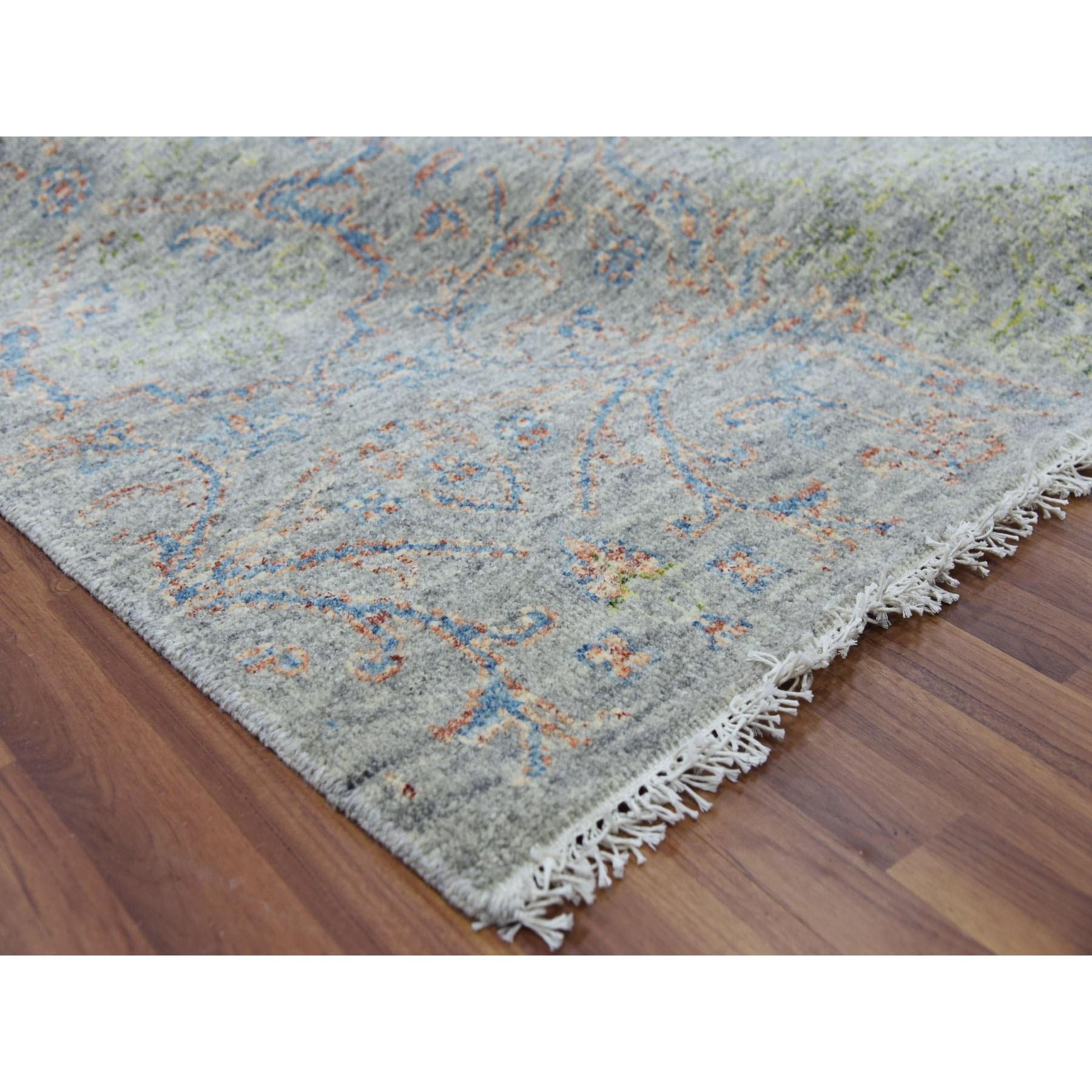 Greene Obscured and Subtle Collection Tappeto orientale oversize in lana annodato a mano In condizioni Nuovo in vendita a Carlstadt, NJ