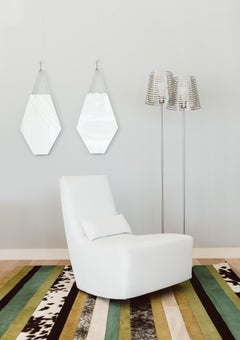 Grüner Ocker & Weiße Streifen Nueva Raya Individualisierbarer Kuhfell-Teppichboden Medium